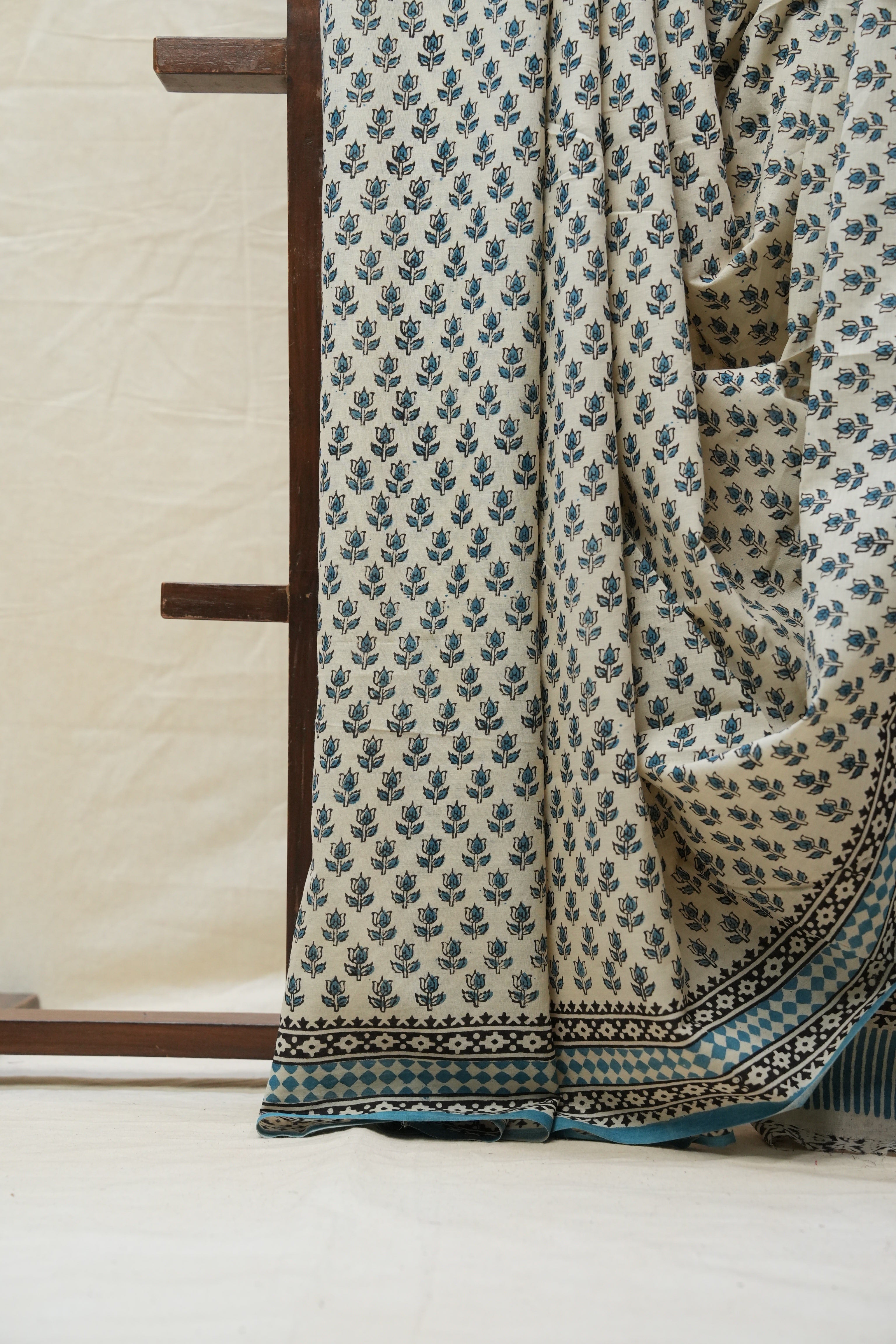 Cream HBP Cotton Saree - SRCCS2568