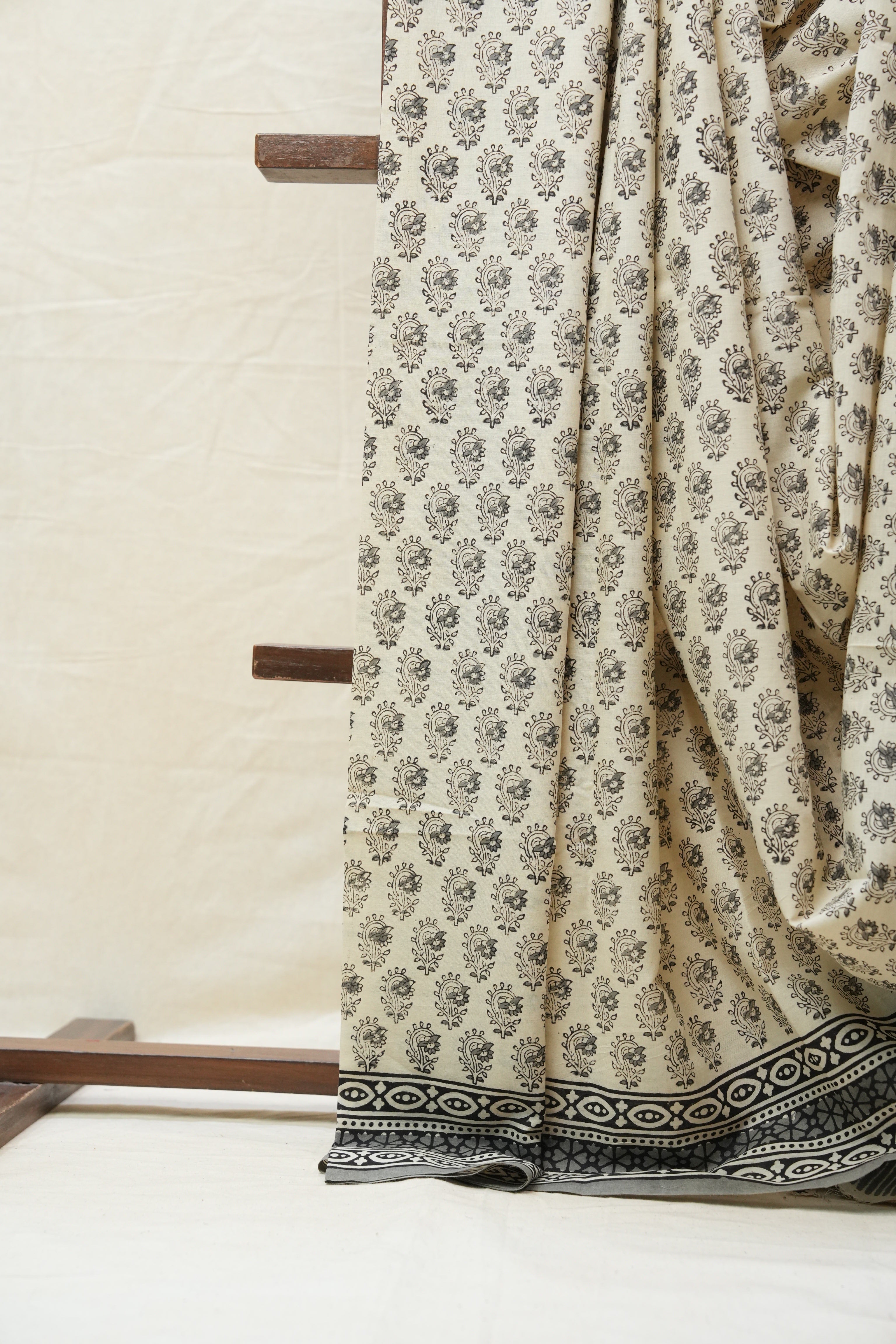 Cream HBP Cotton Saree - SRCCS2565