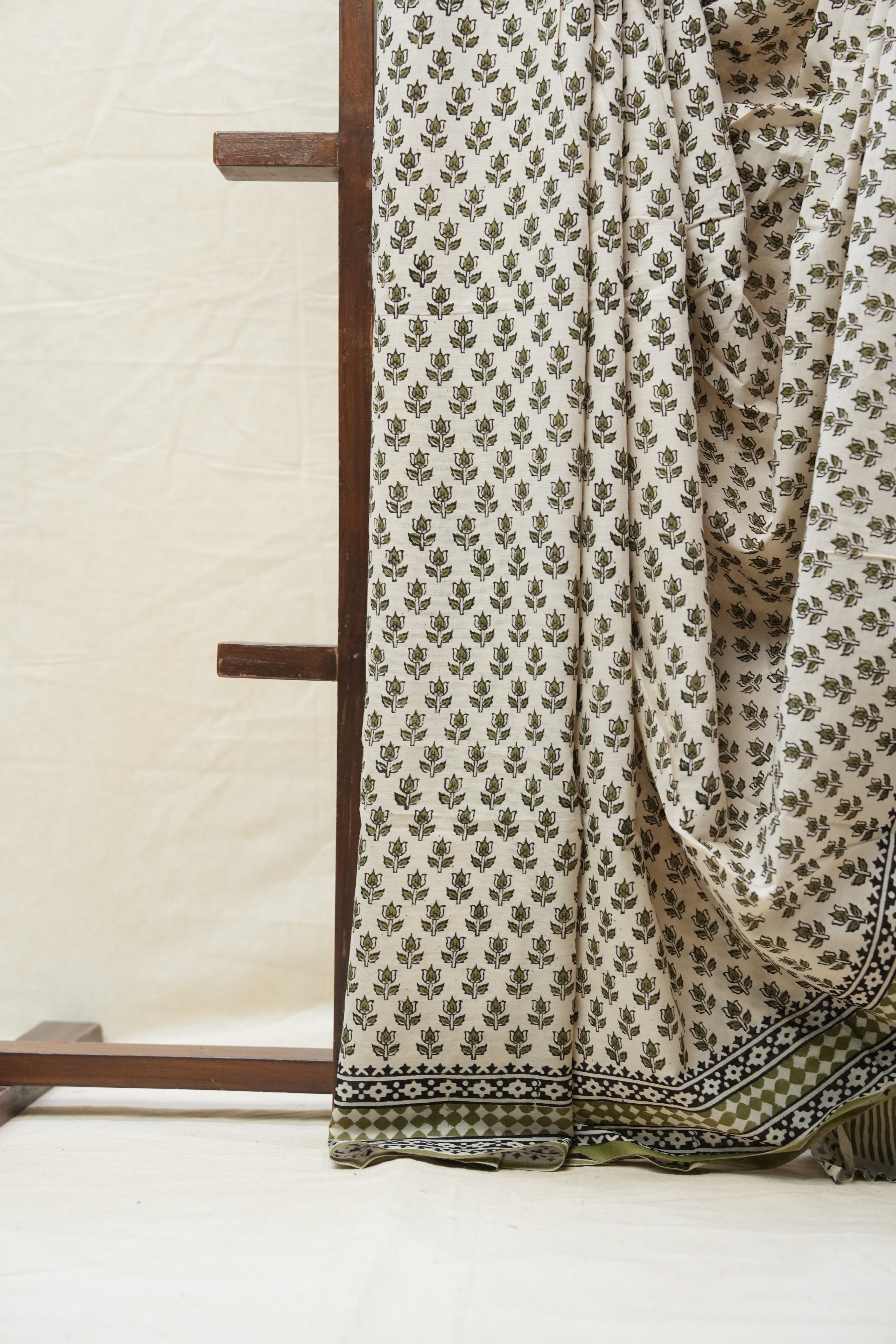 Cream HBP Cotton Saree - SRCCS2566