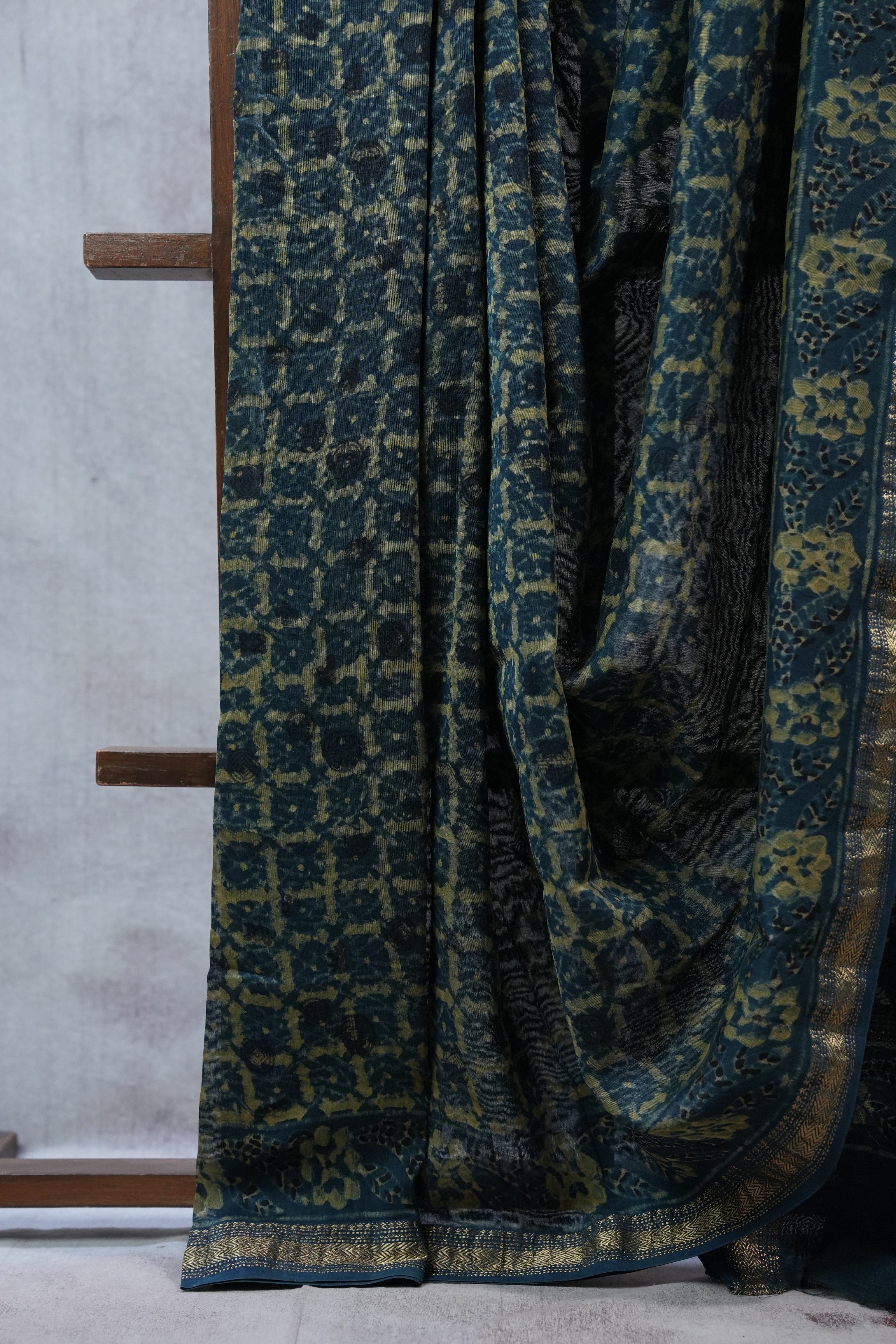 Dark Teal Blue HBP Cotton Silk Saree With Maheshwari Border - SRDTBCSS1004