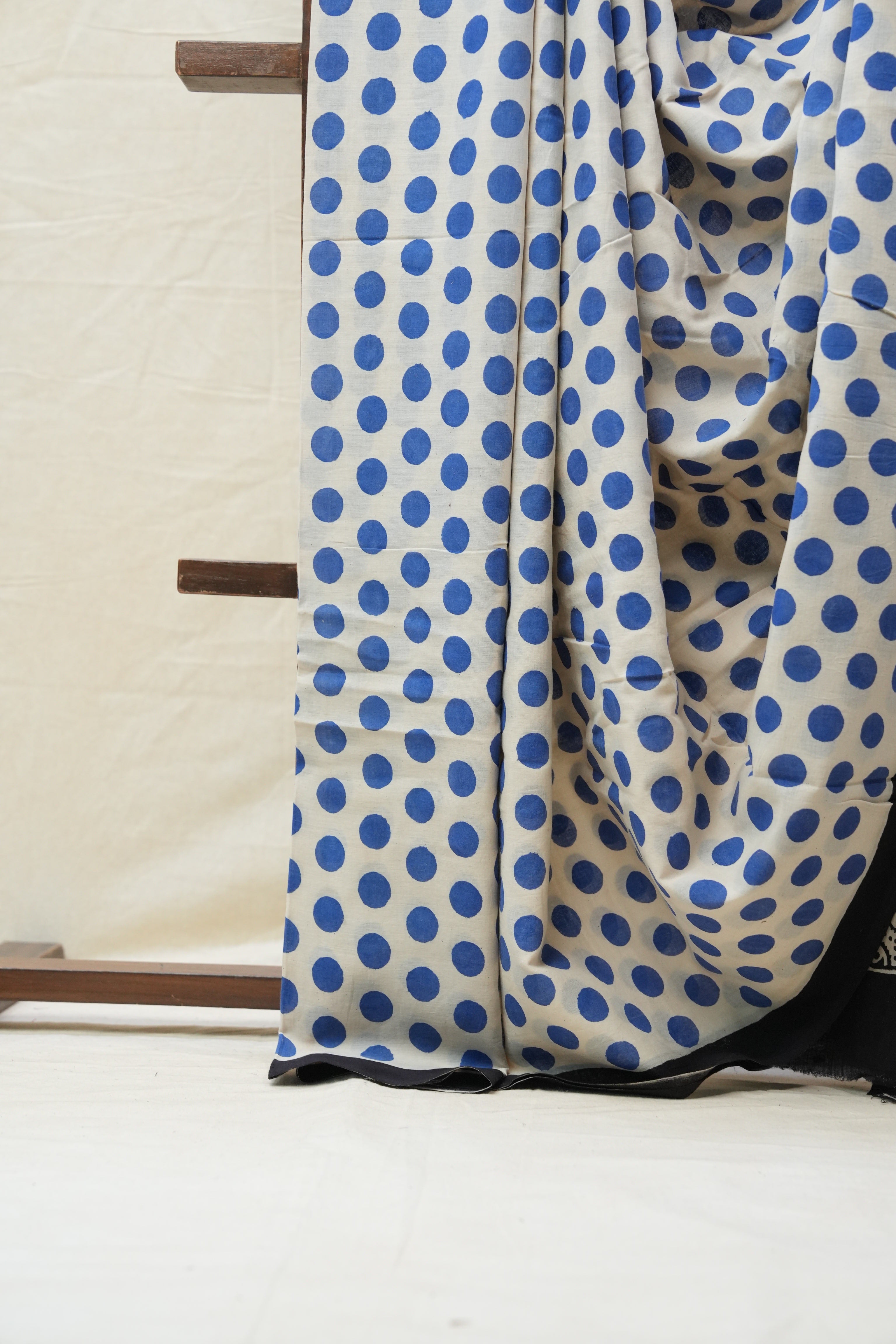 Cream HBP Cotton Saree - SRCCS2546