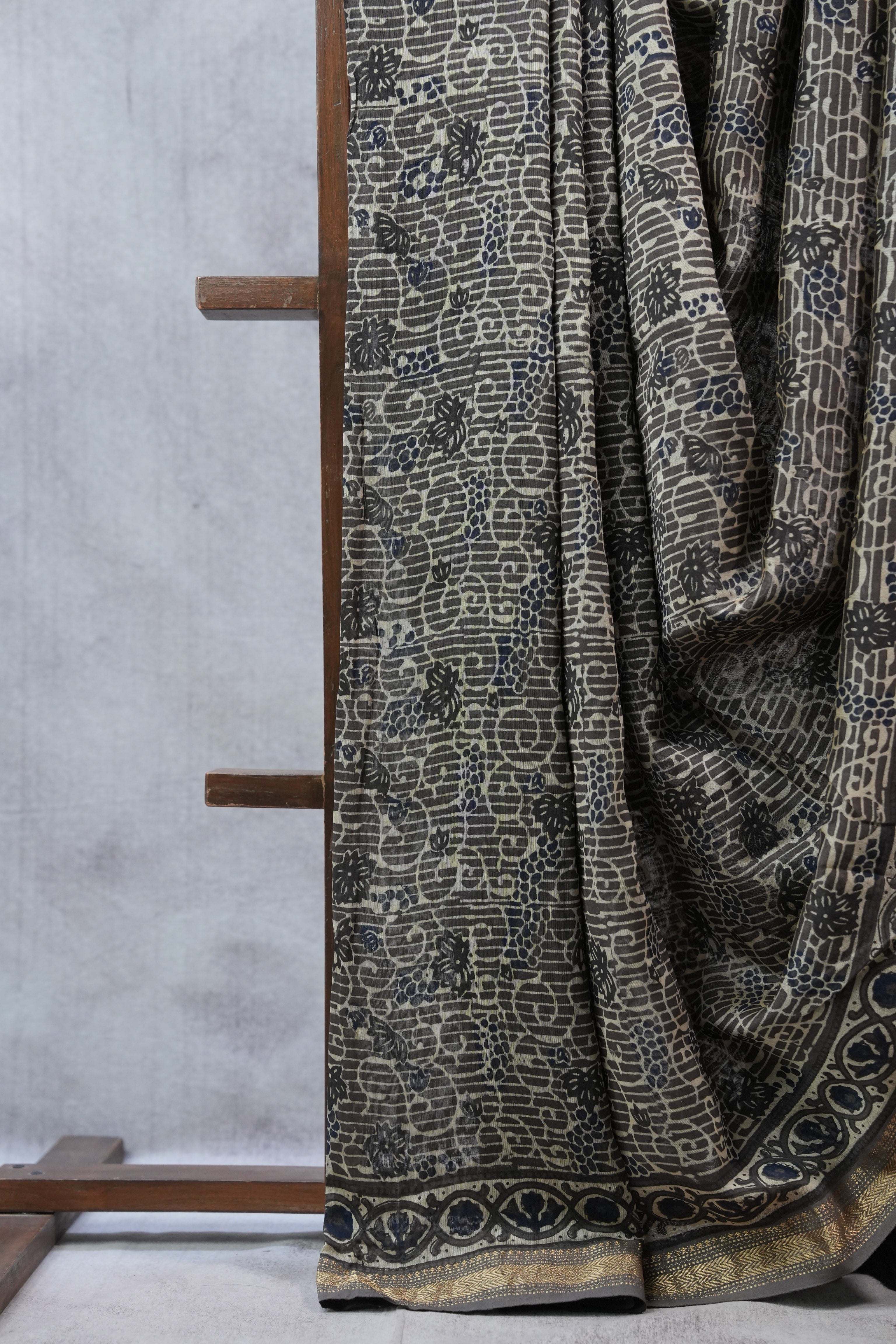 Dark Brown HBP Cotton Silk Saree With Maheshwari Border - SRDBCSS1007