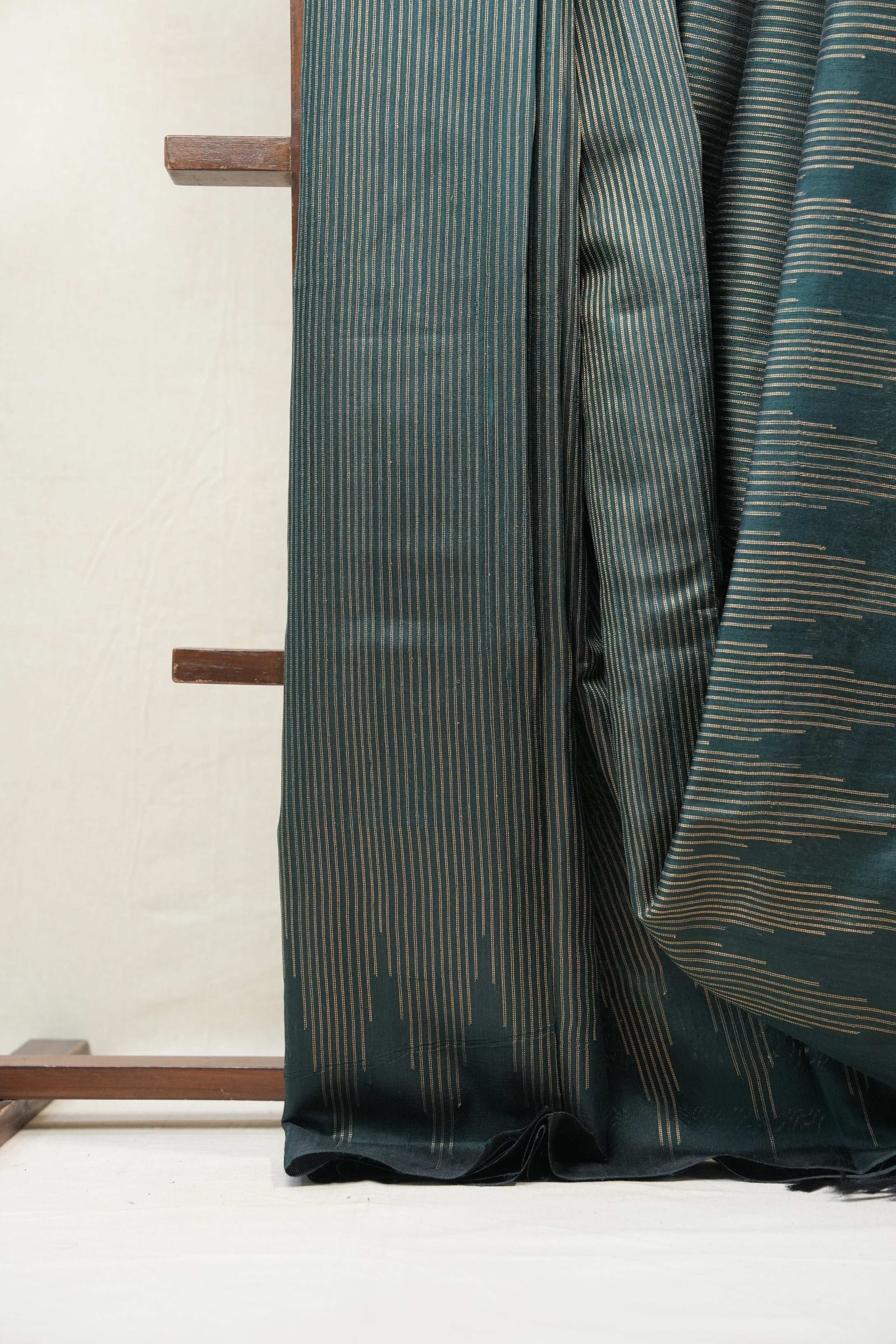 Dark Green Raw Silk Saree - SRDGRSS700