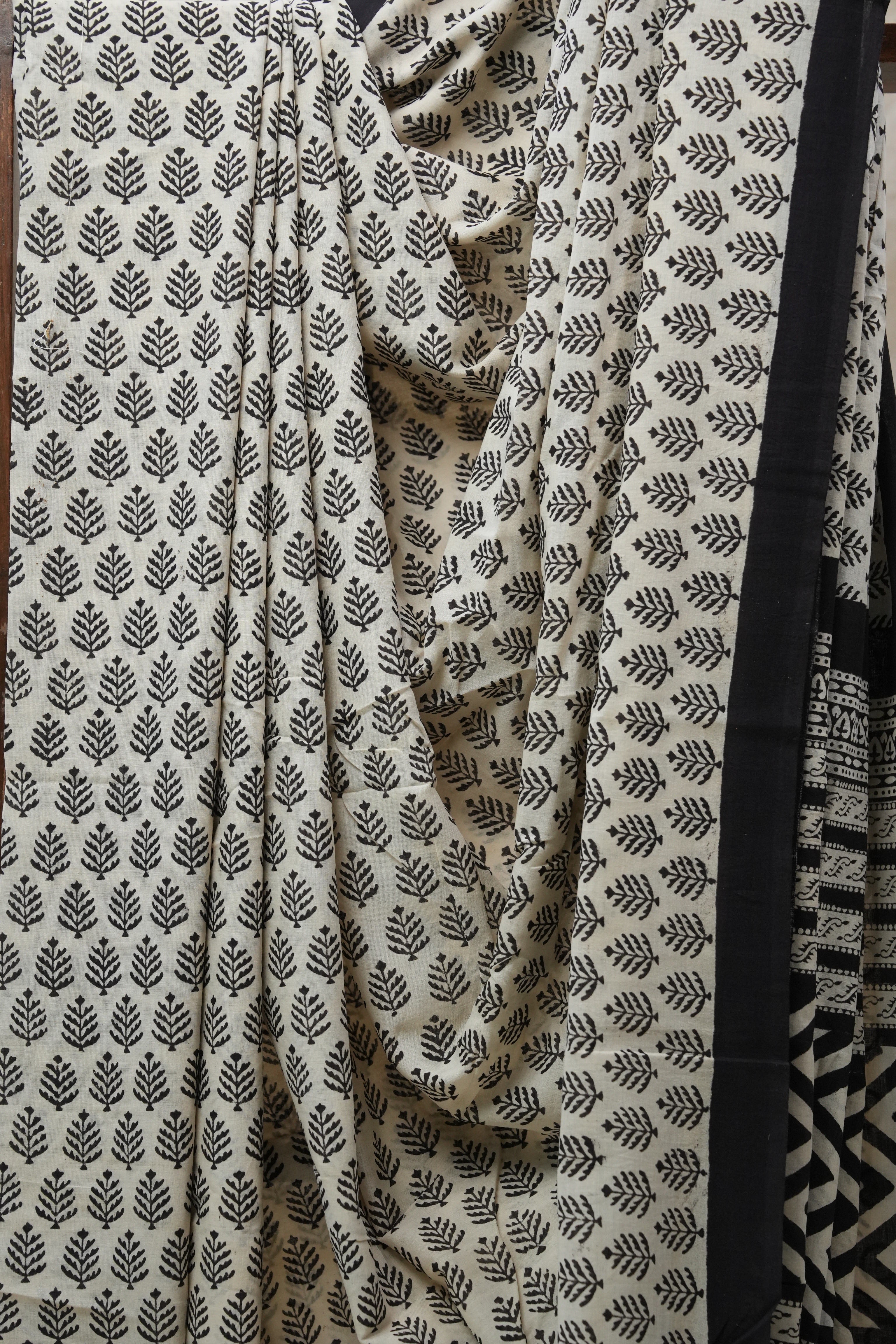 Cream HBP Cotton Saree - SRCCS2545