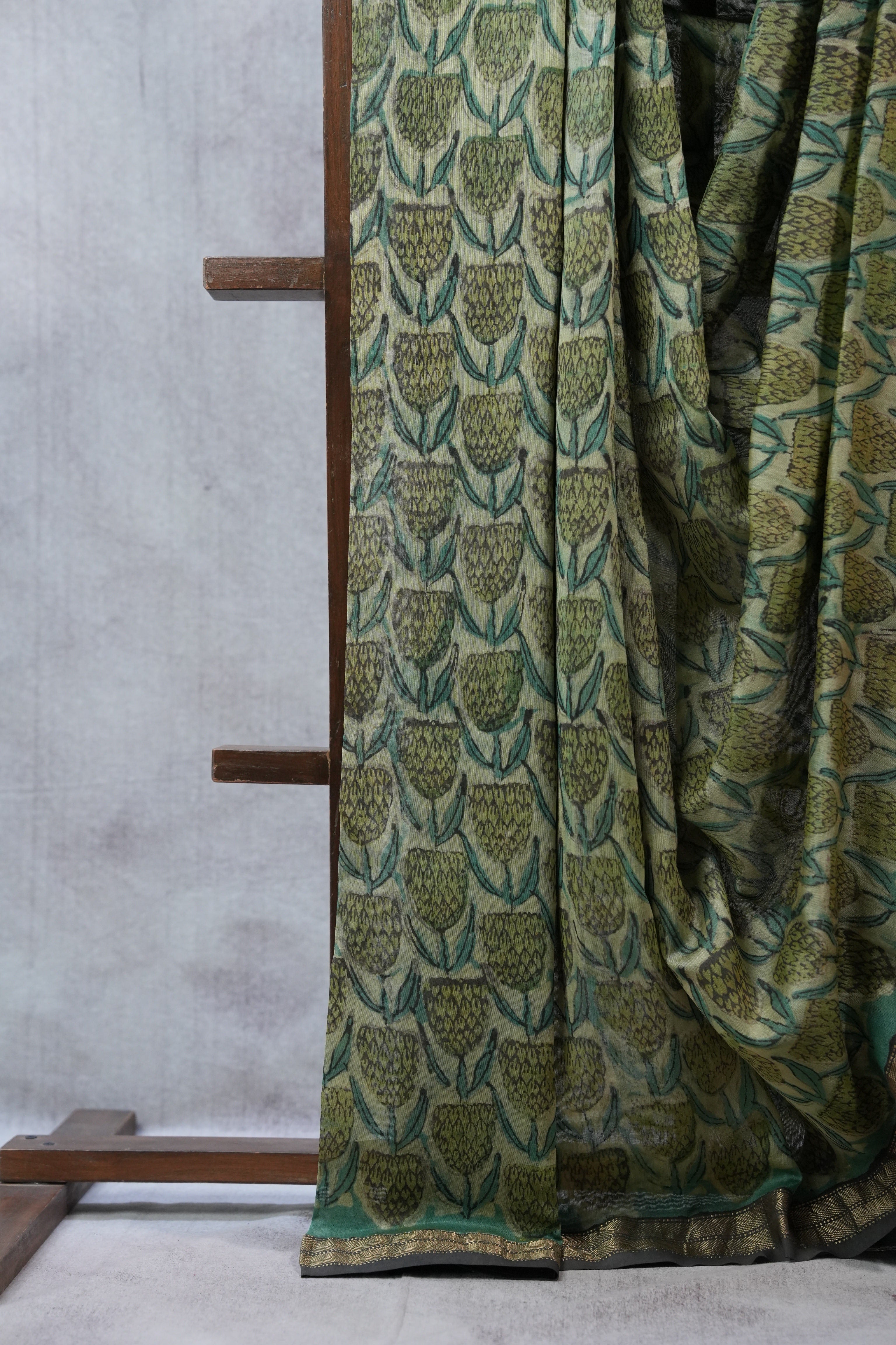 Cream HBP Cotton Silk Saree With Maheshwari Border - SRCCSS1037