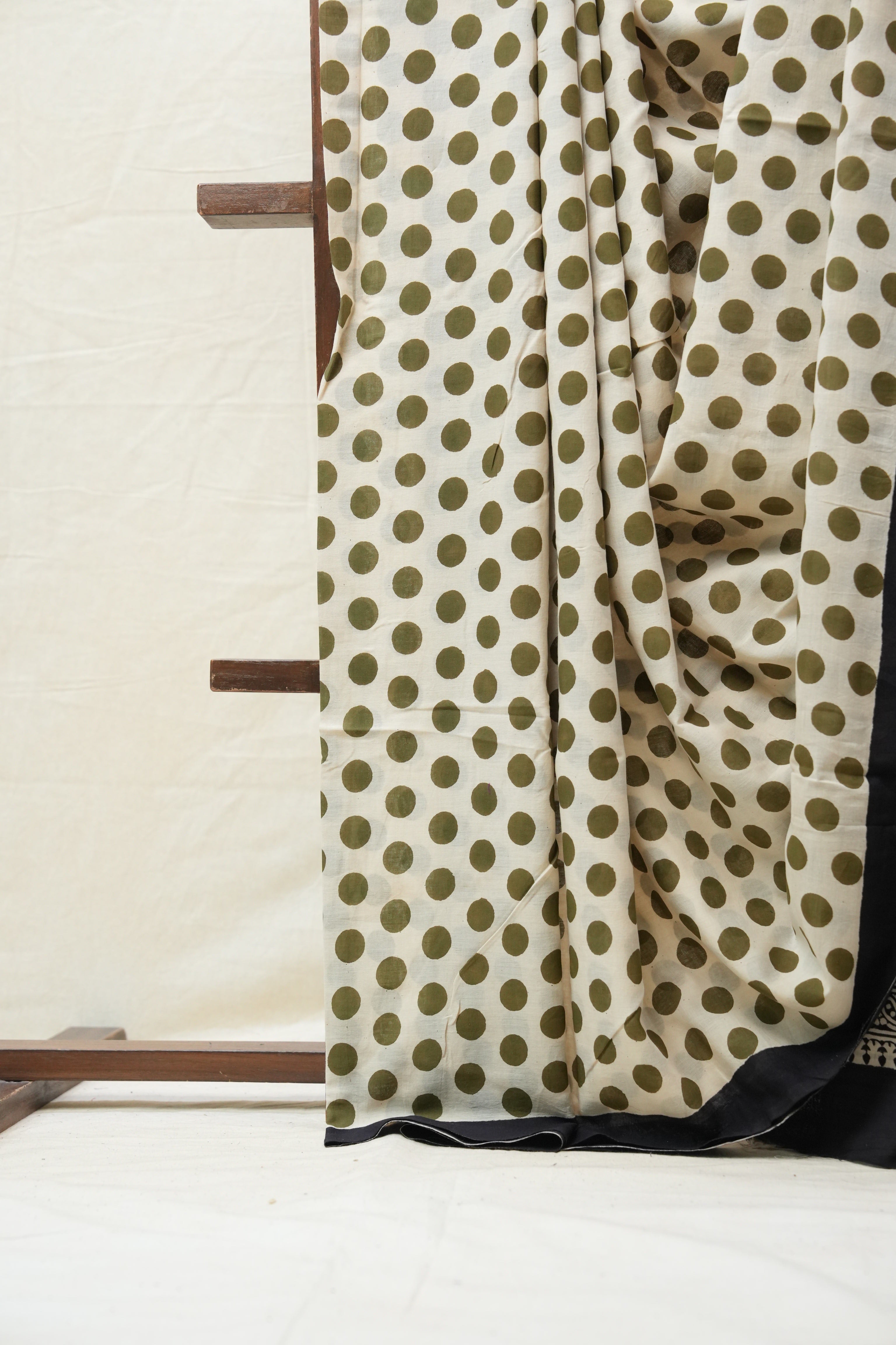 Cream HBP Cotton Saree - SRCCS2629