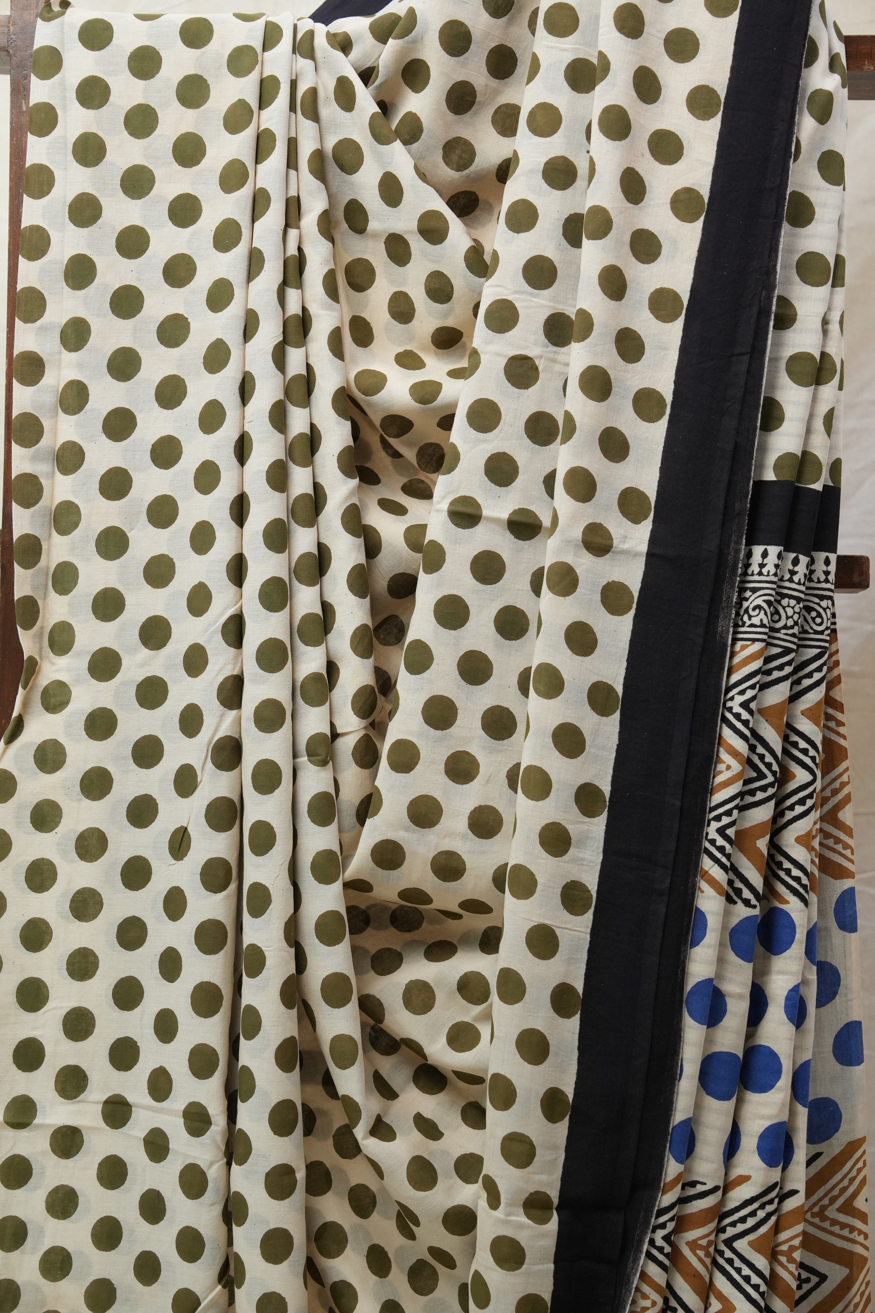 Cream HBP Cotton Saree - SRCCS2629