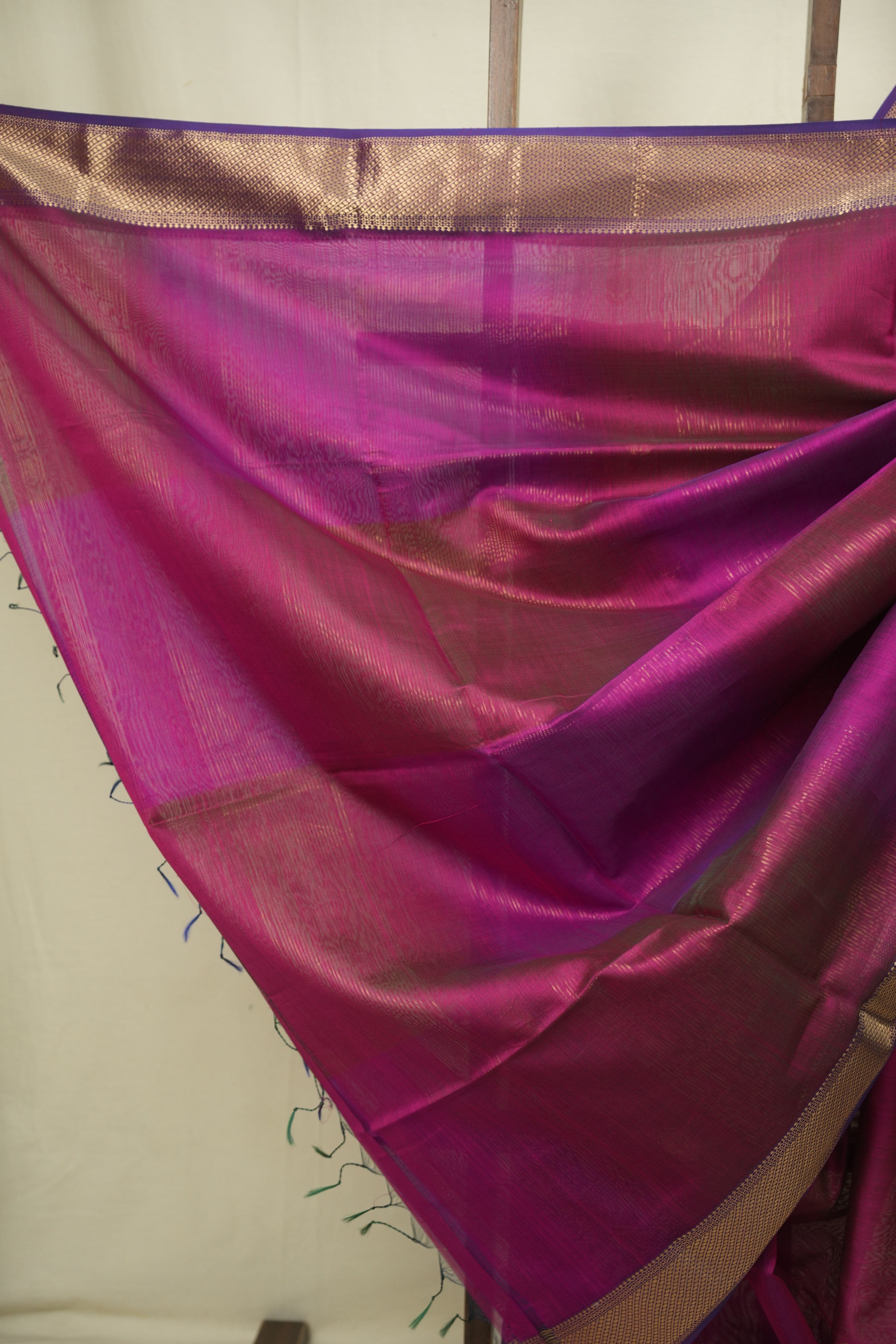 Dual Tone Magenta Maheshwari Saree - SRDTMMS1323