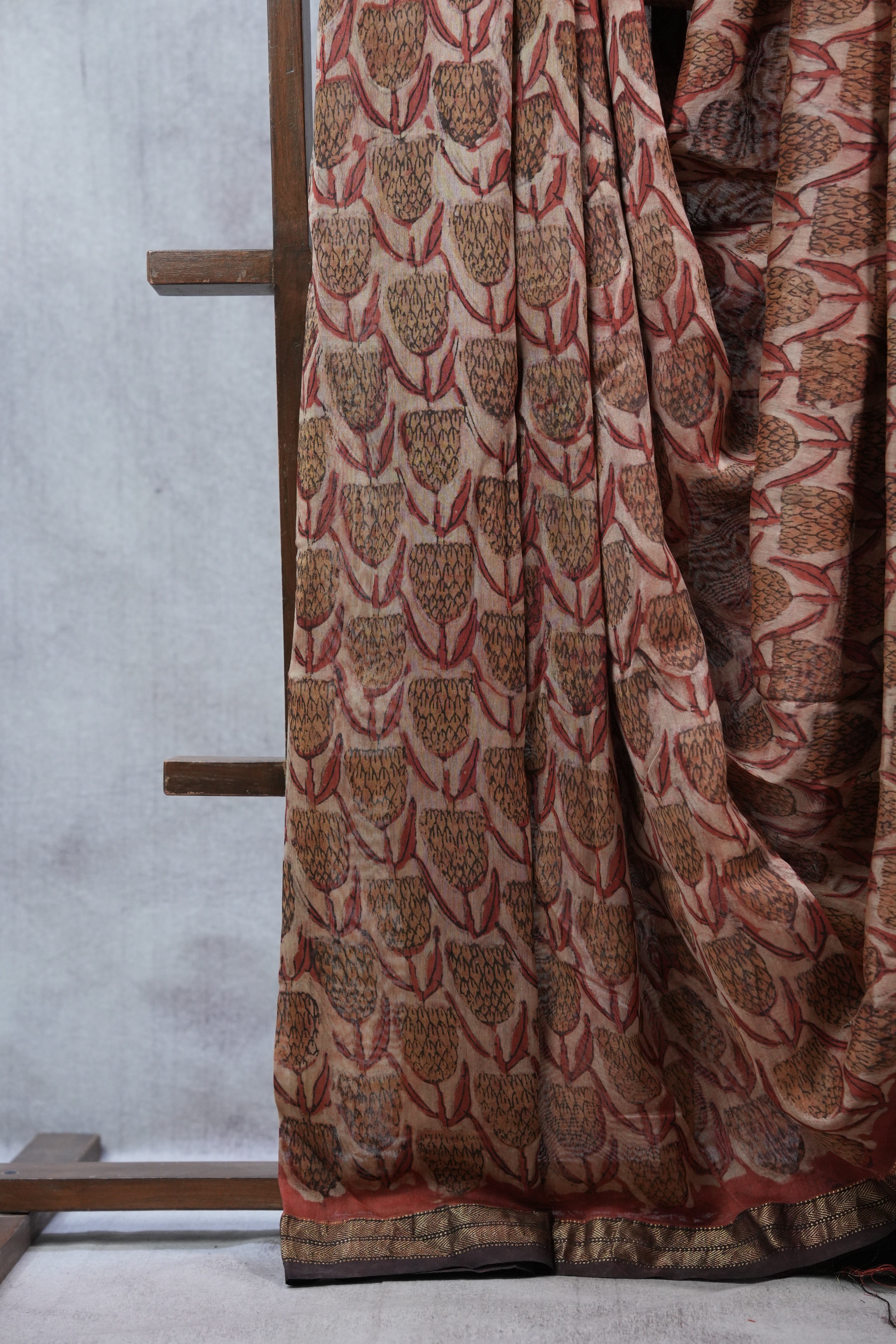 Cream-Peach HBP Cotton Silk Saree With Maheshwari Border - SRCPCSS1014