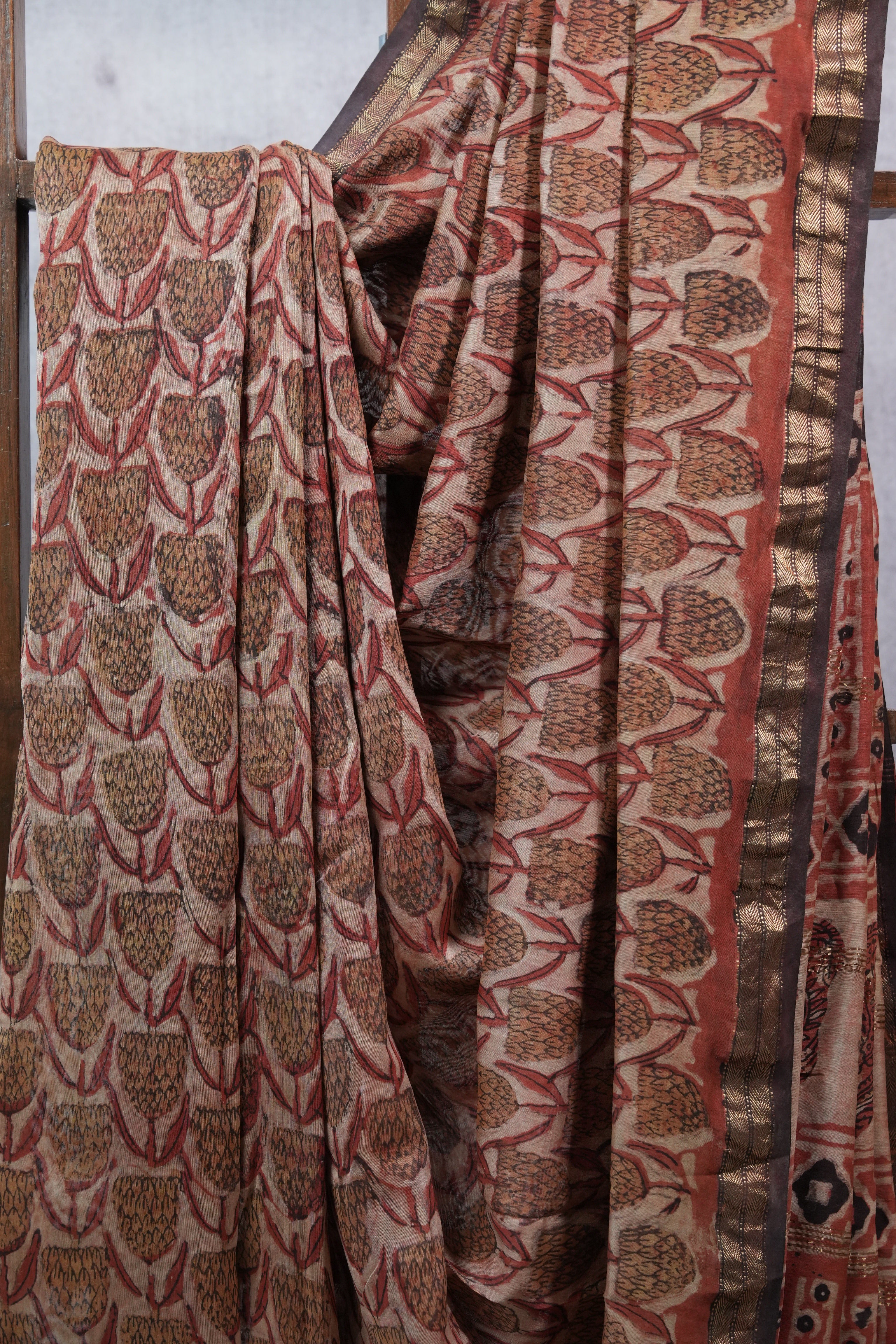 Cream-Peach HBP Cotton Silk Saree With Maheshwari Border - SRCPCSS1014