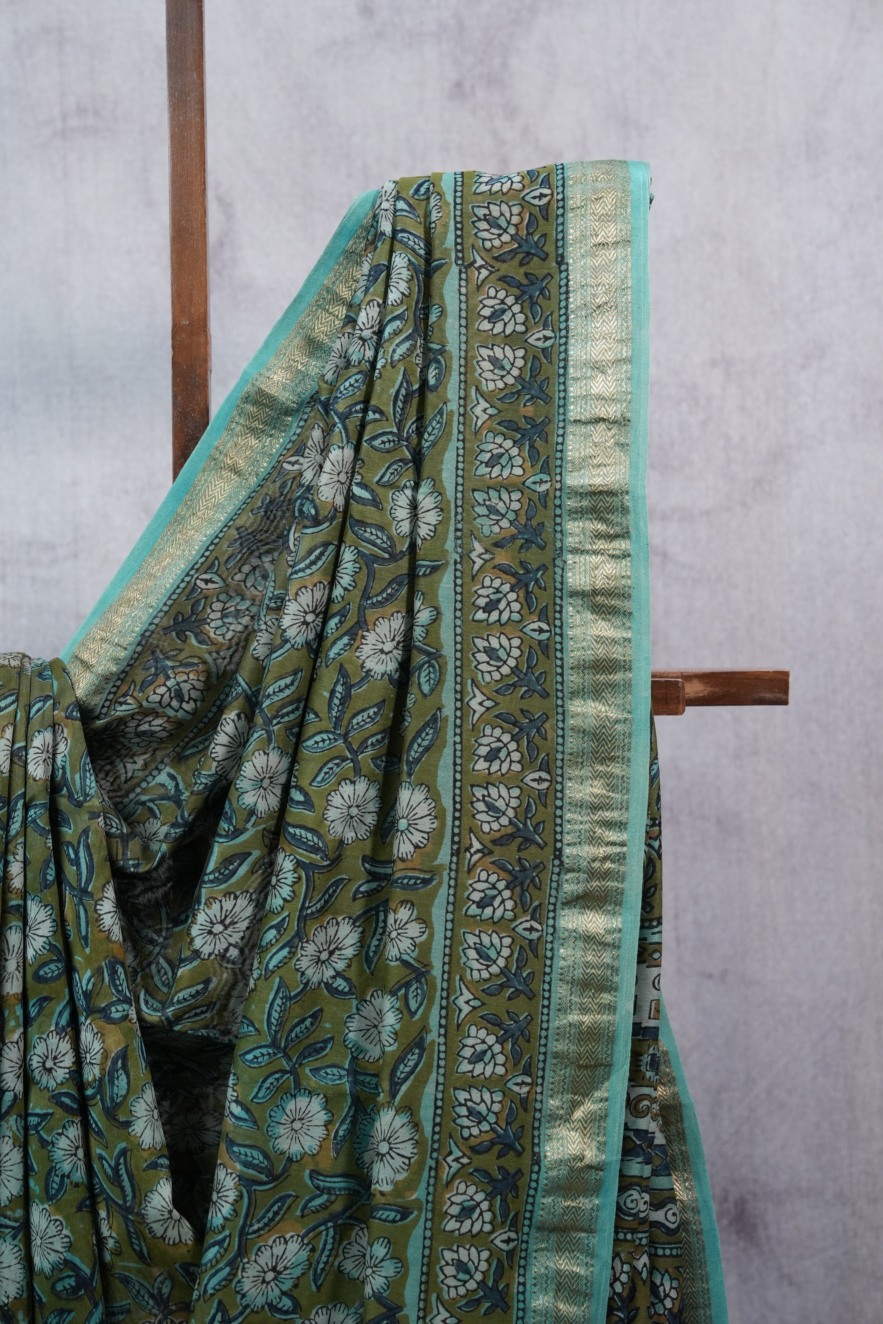Green HBP Cotton Silk Saree With Maheshwari Border - SRGCSS1051