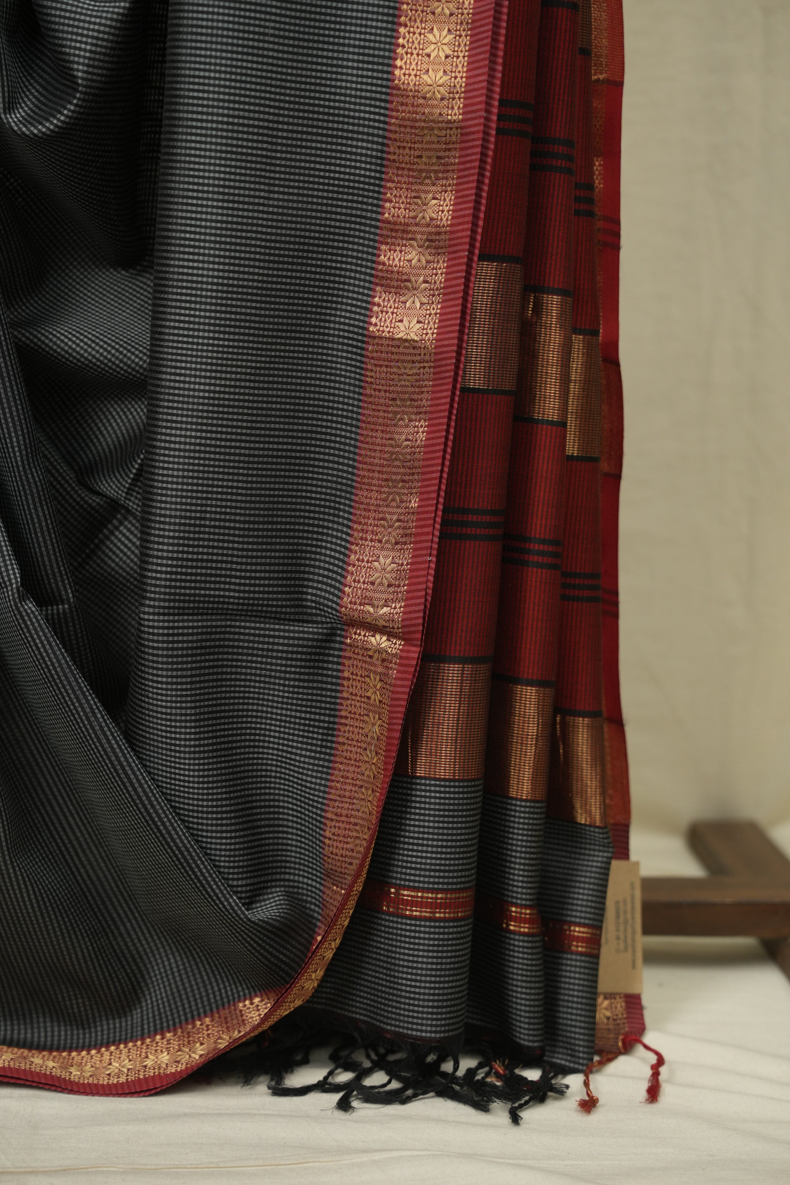 Grey-Black Maheshwari Saree - SRGBMS1343