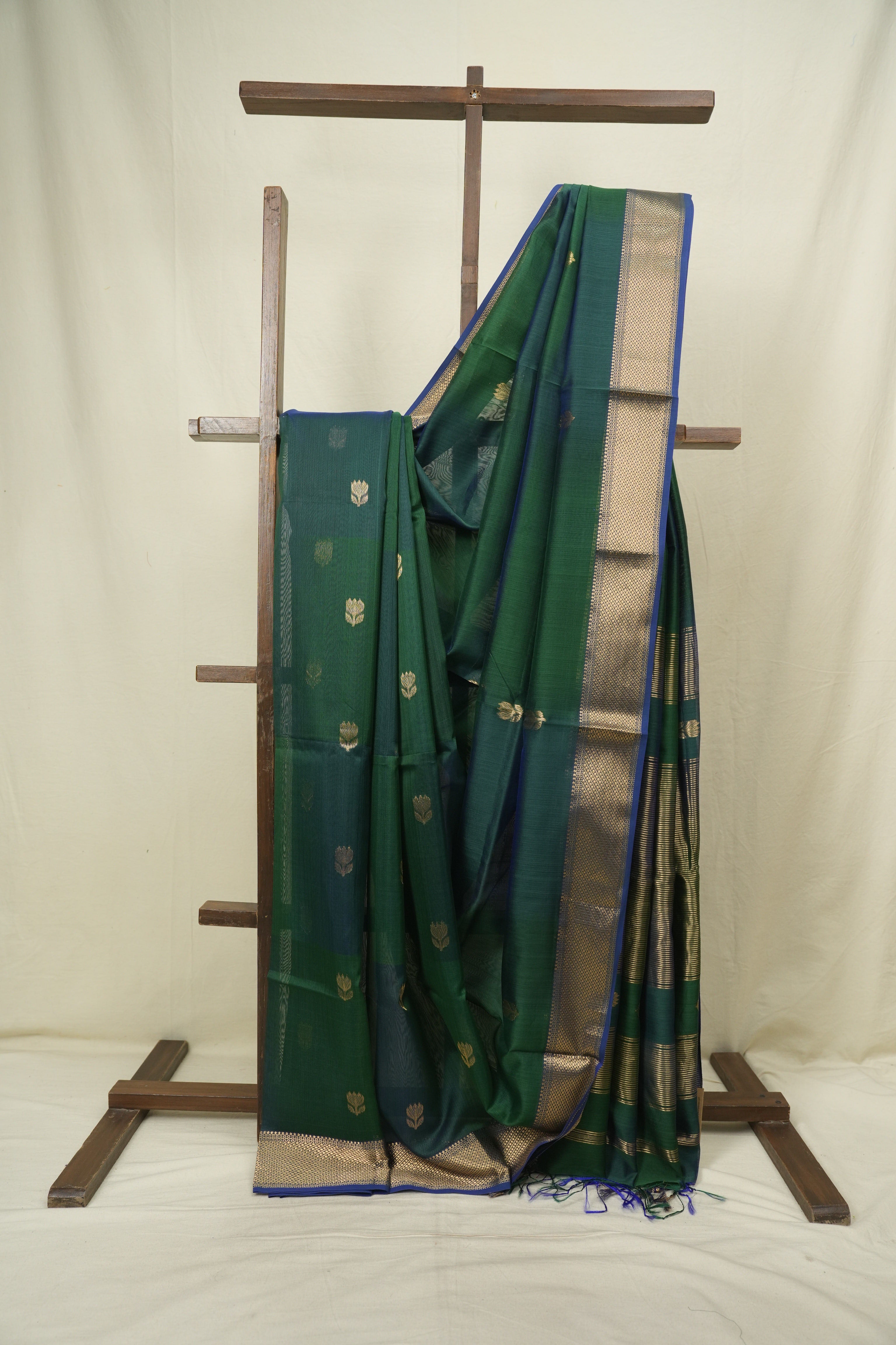 Dual Tone Green Maheshwari Saree - SRDTGMS1329