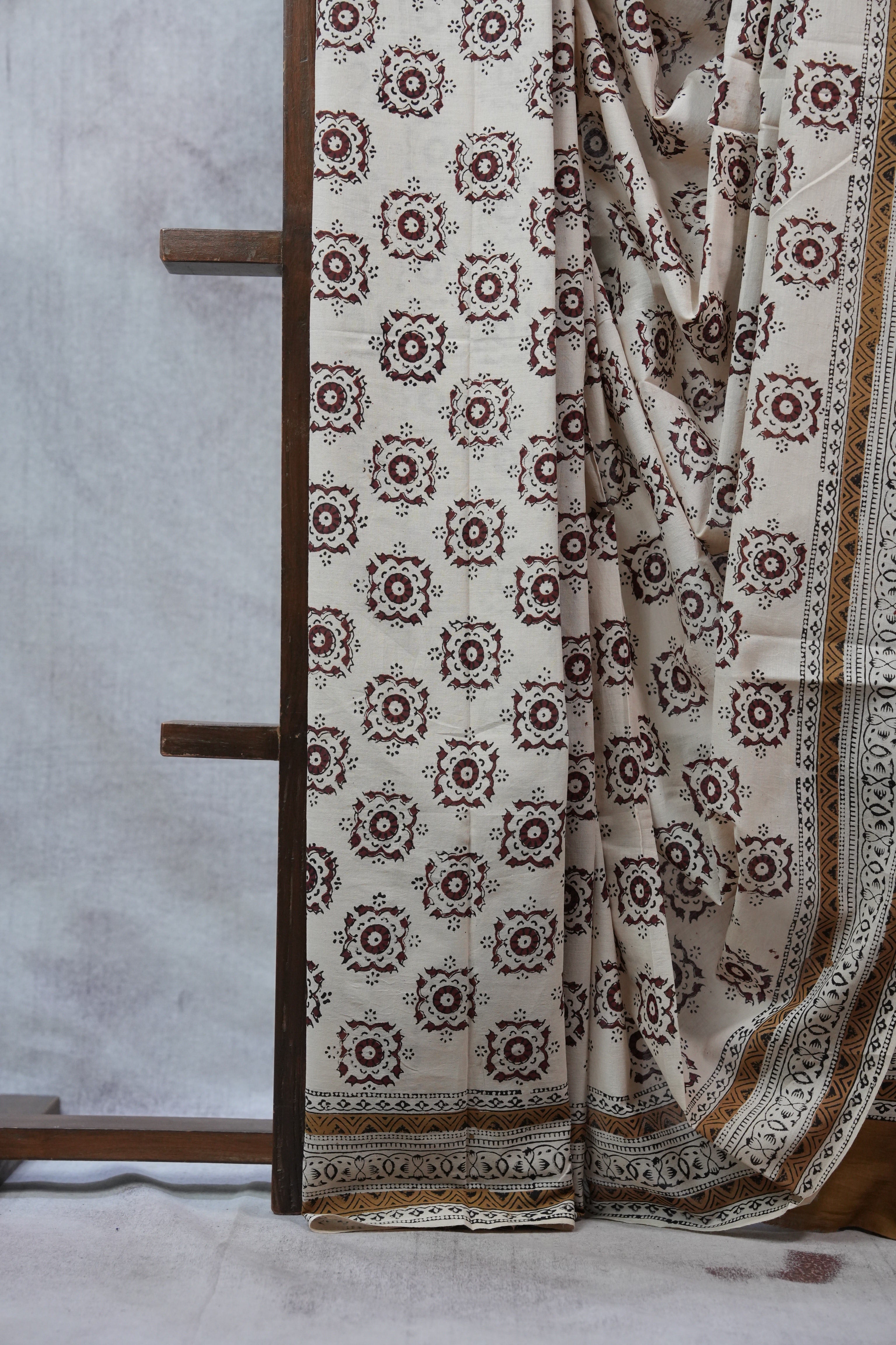 Cream HBP Cotton Saree - SRCCS2345