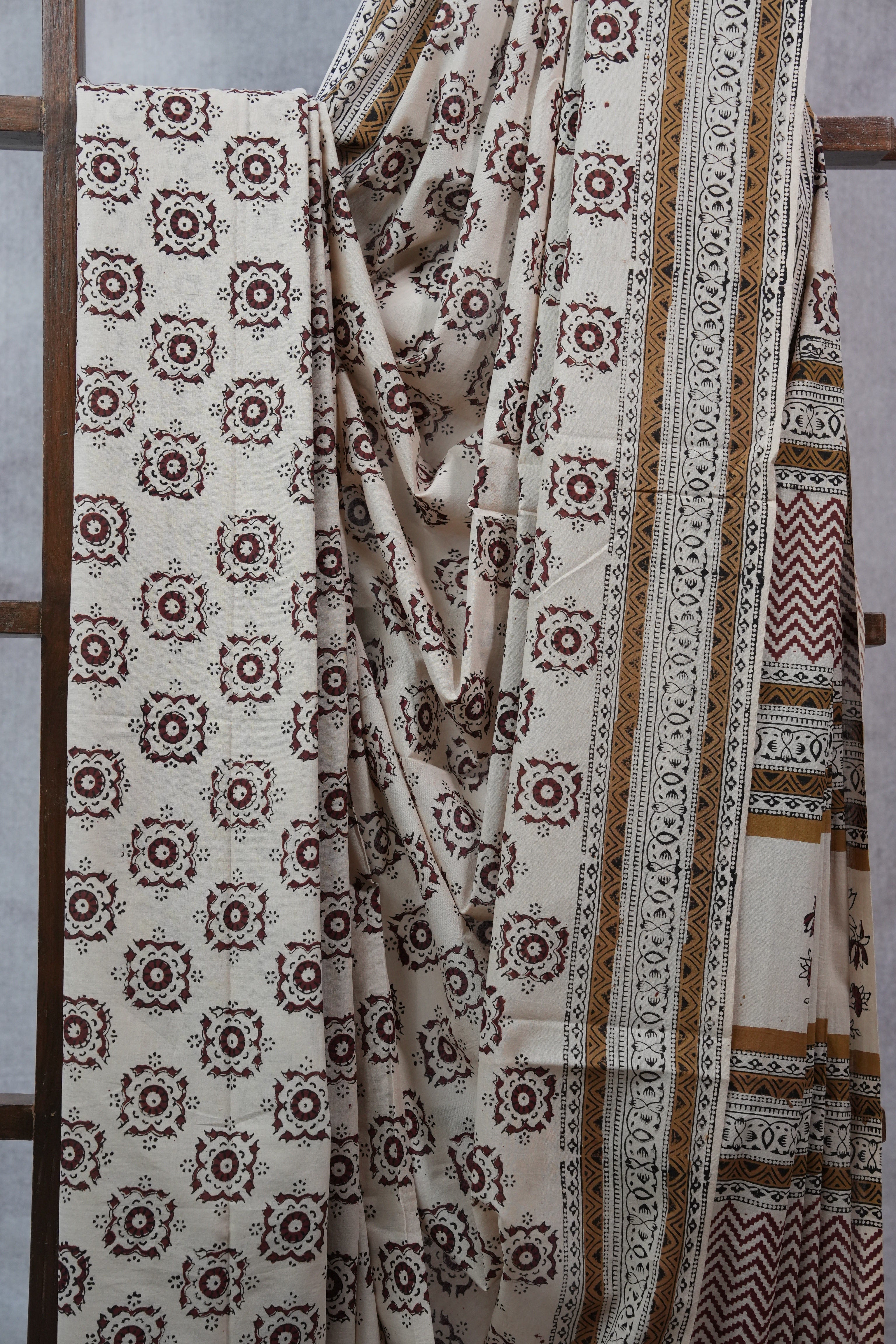 Cream HBP Cotton Saree - SRCCS2345