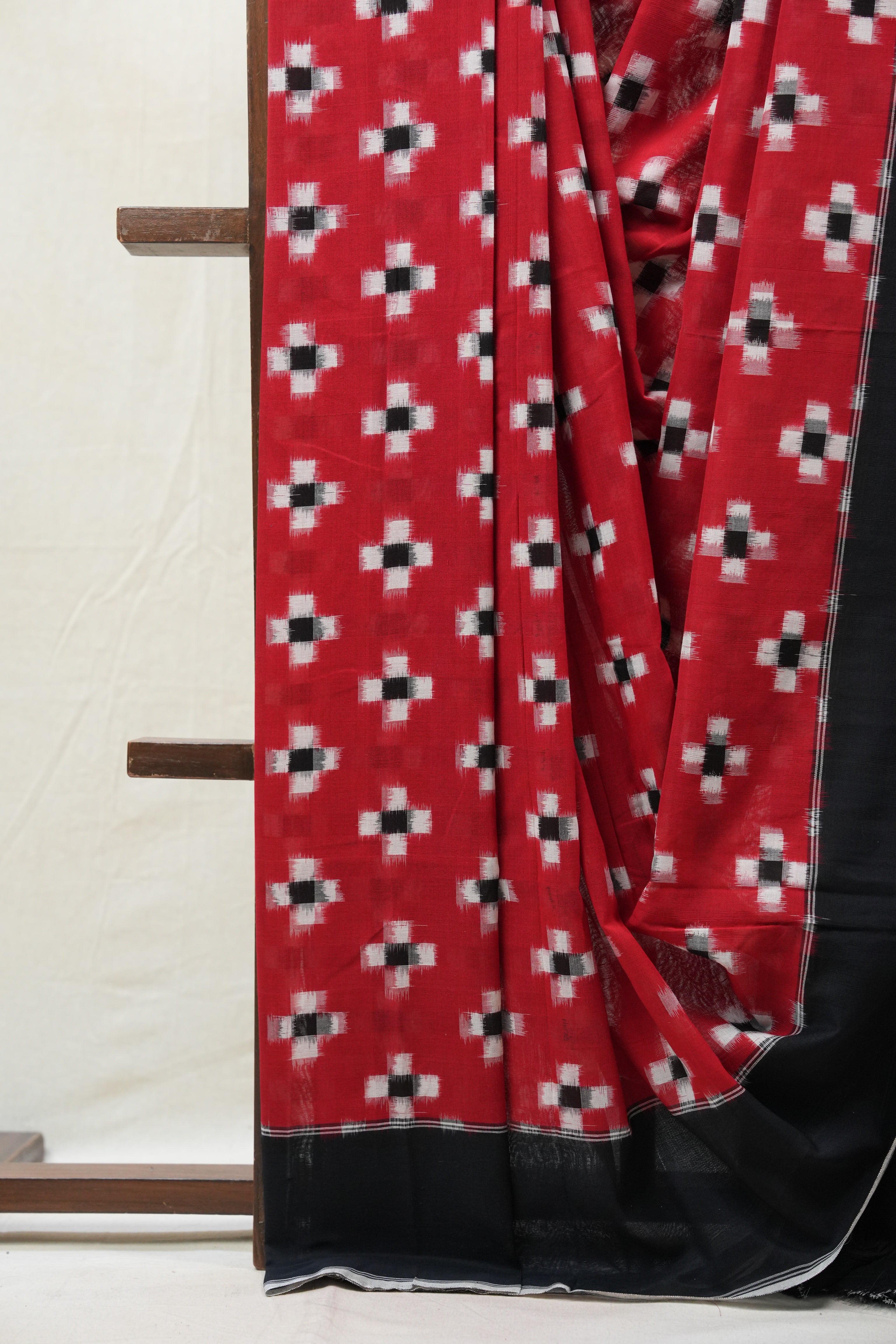 Red Pochampalli Cotton Ikat Saree - SRRPCIS437