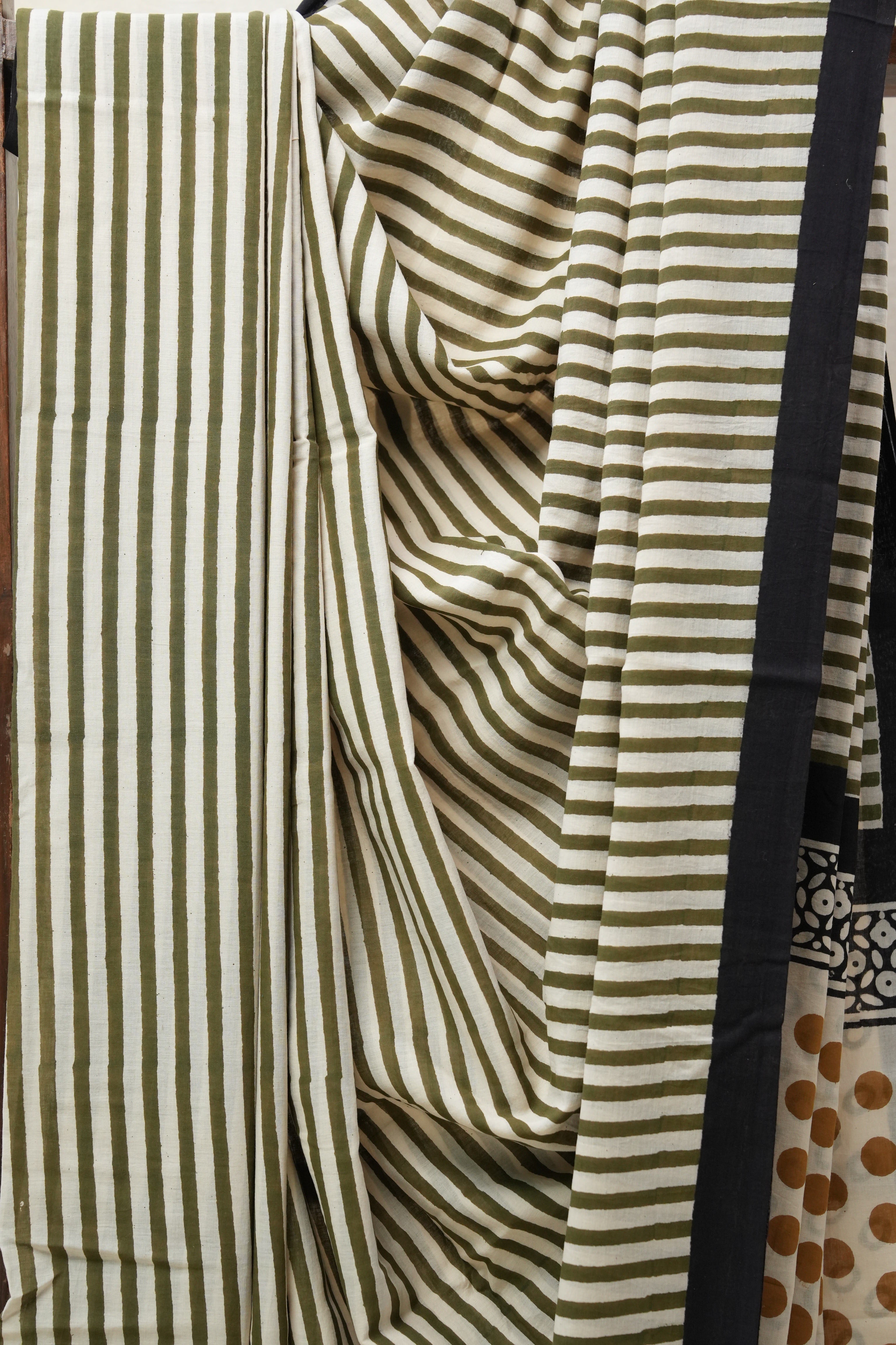 Cream HBP Cotton Saree - SRCCS2644