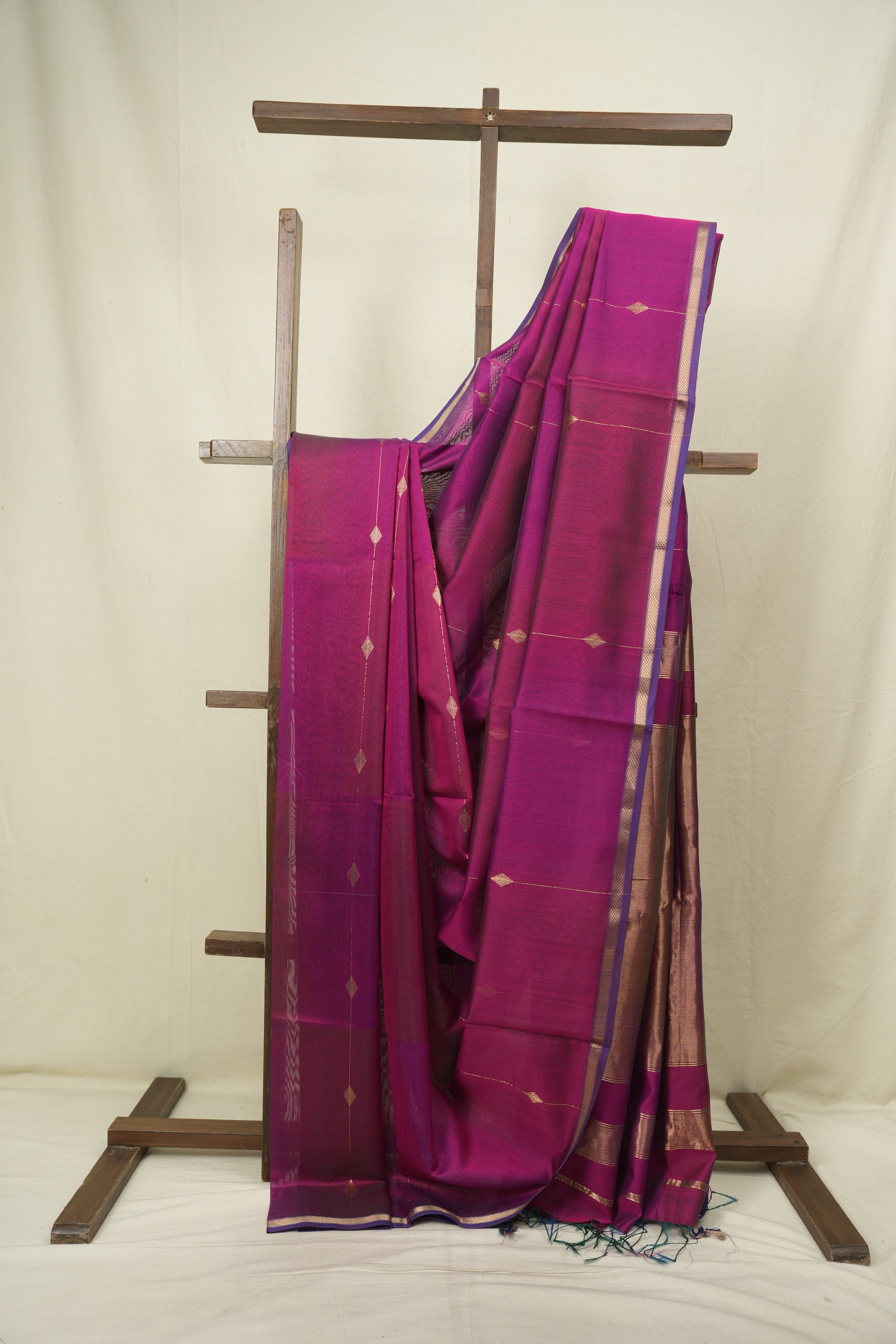 Dual Tone Magenta Maheshwari Saree - SRDTMMS1302