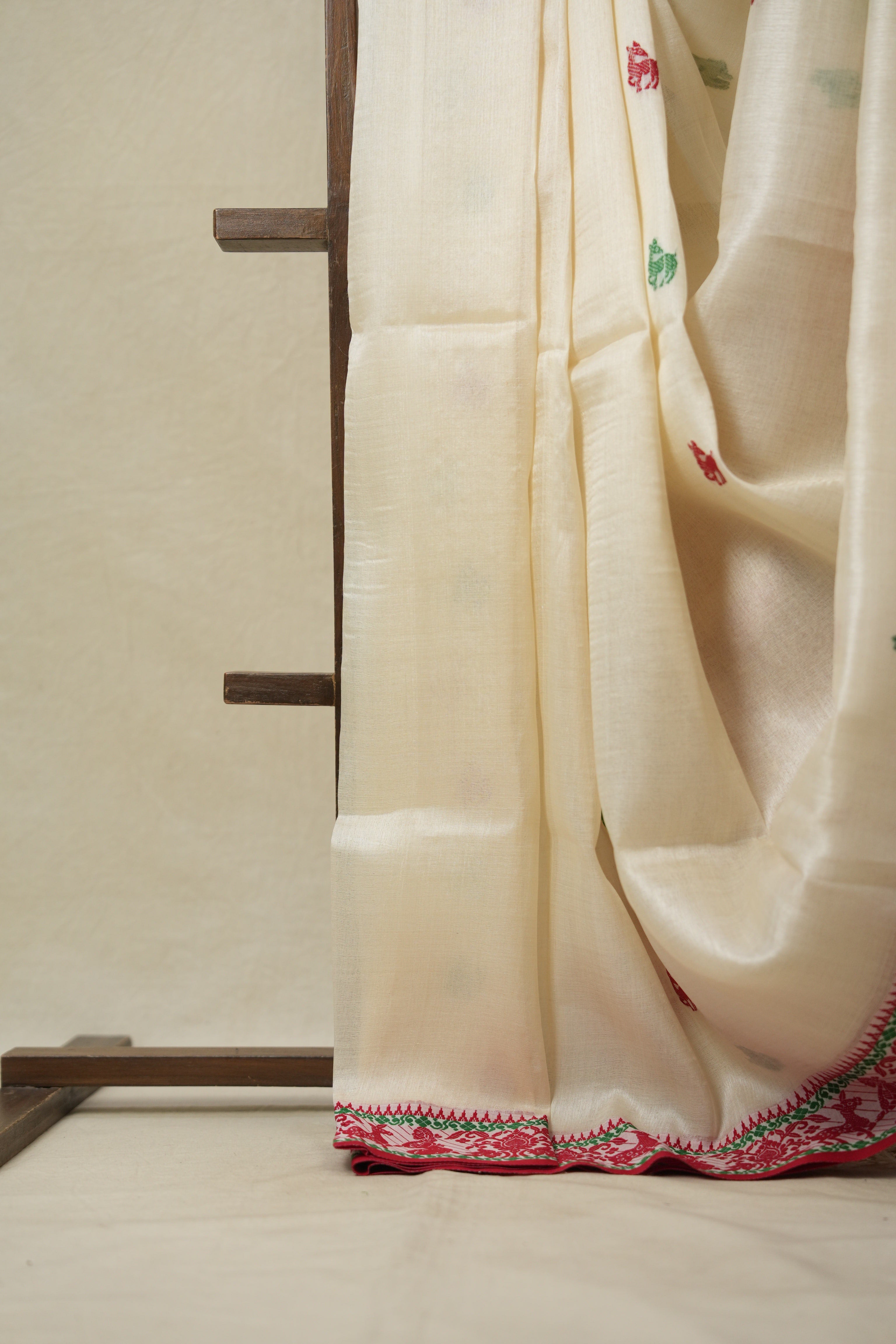 Snow White Jamdani Tussar Silk Saree - SRSWJTSS0026