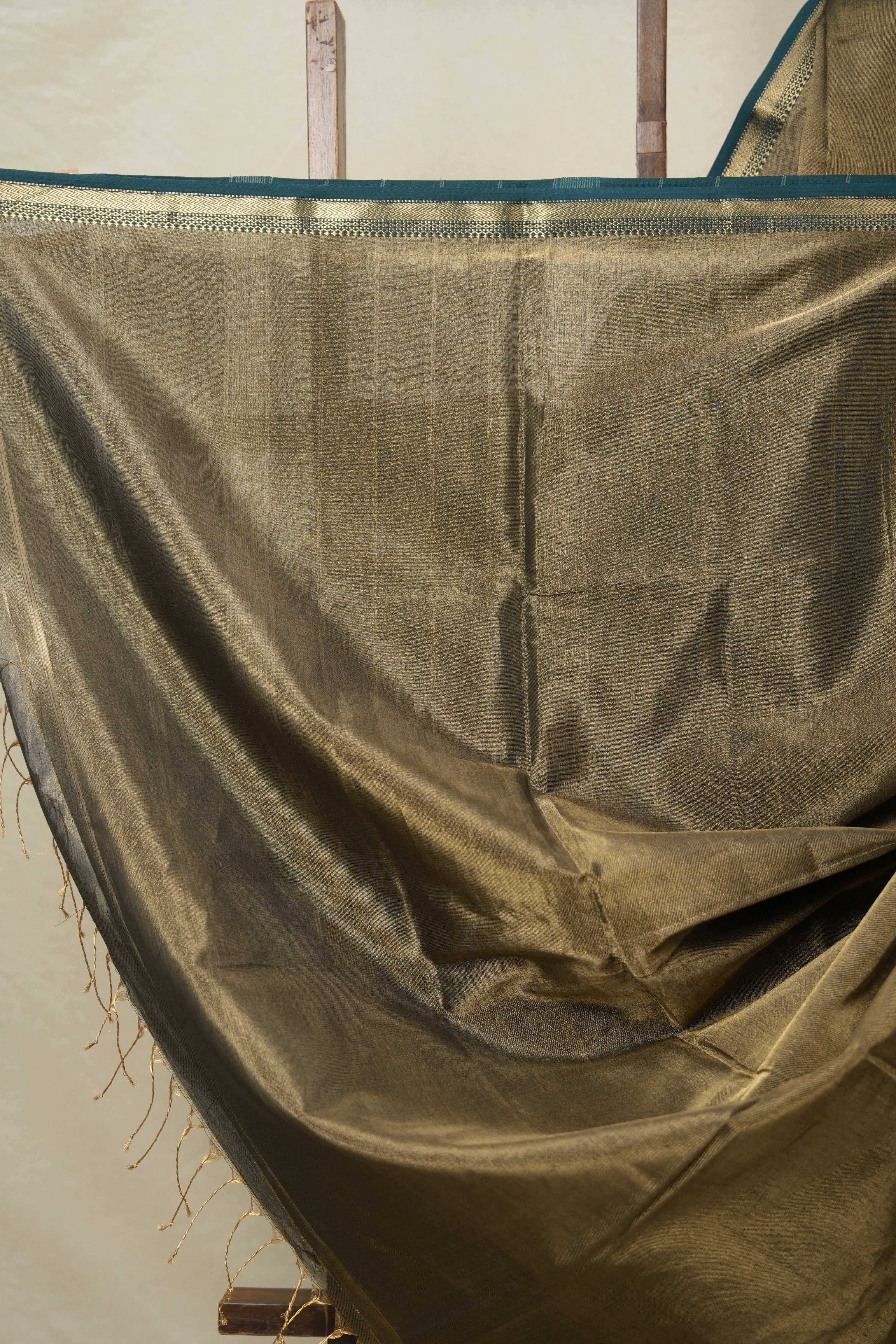 Dual Tone Green  Maheshwari Tissue Saree - SRDTGMT693