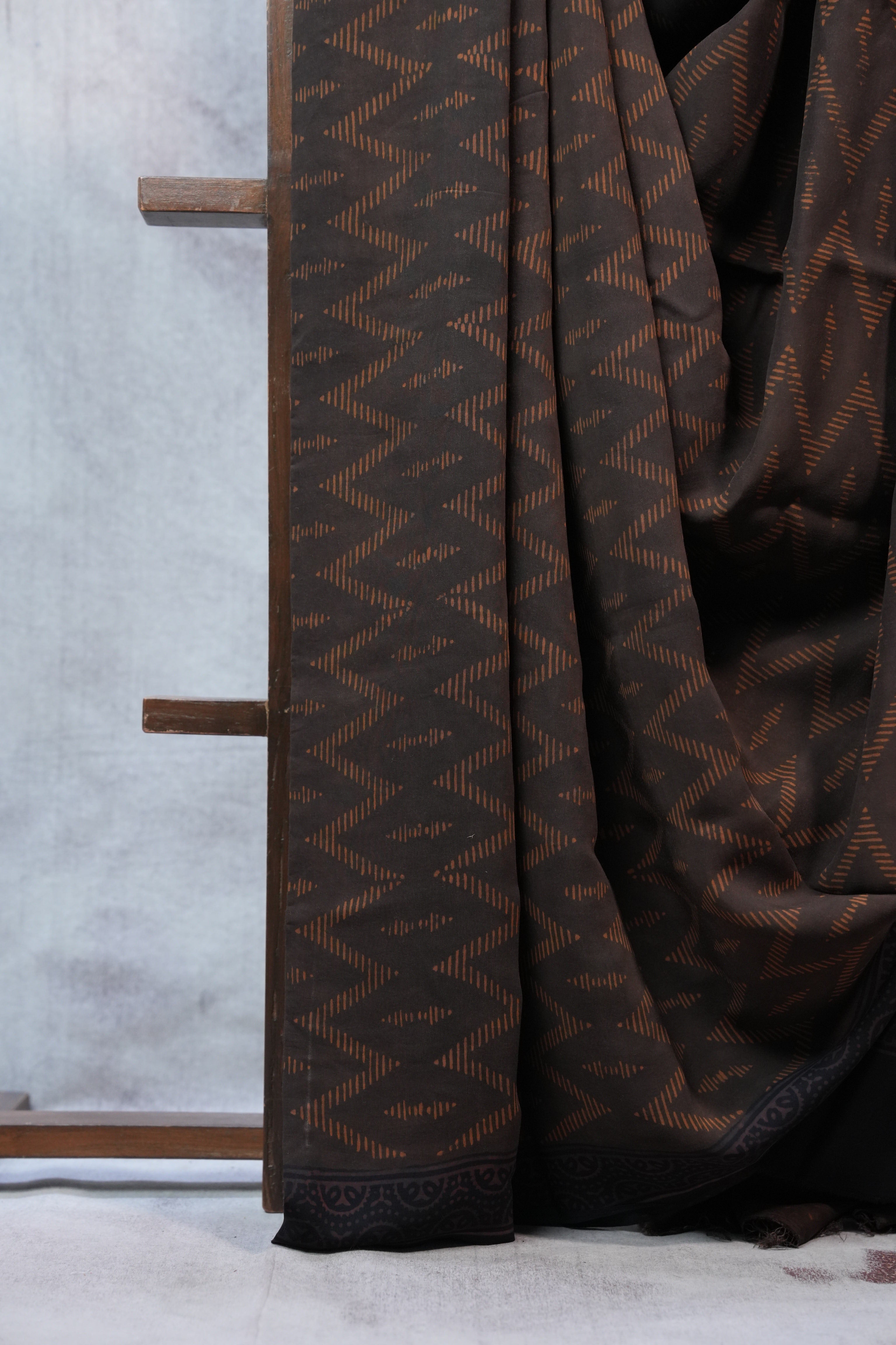 Brown HBP Modal Silk Saree - SRBMSS261