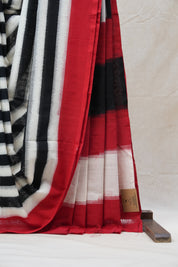Black-White Pochampalli Cotton Ikat Saree - SRBWPCIS456