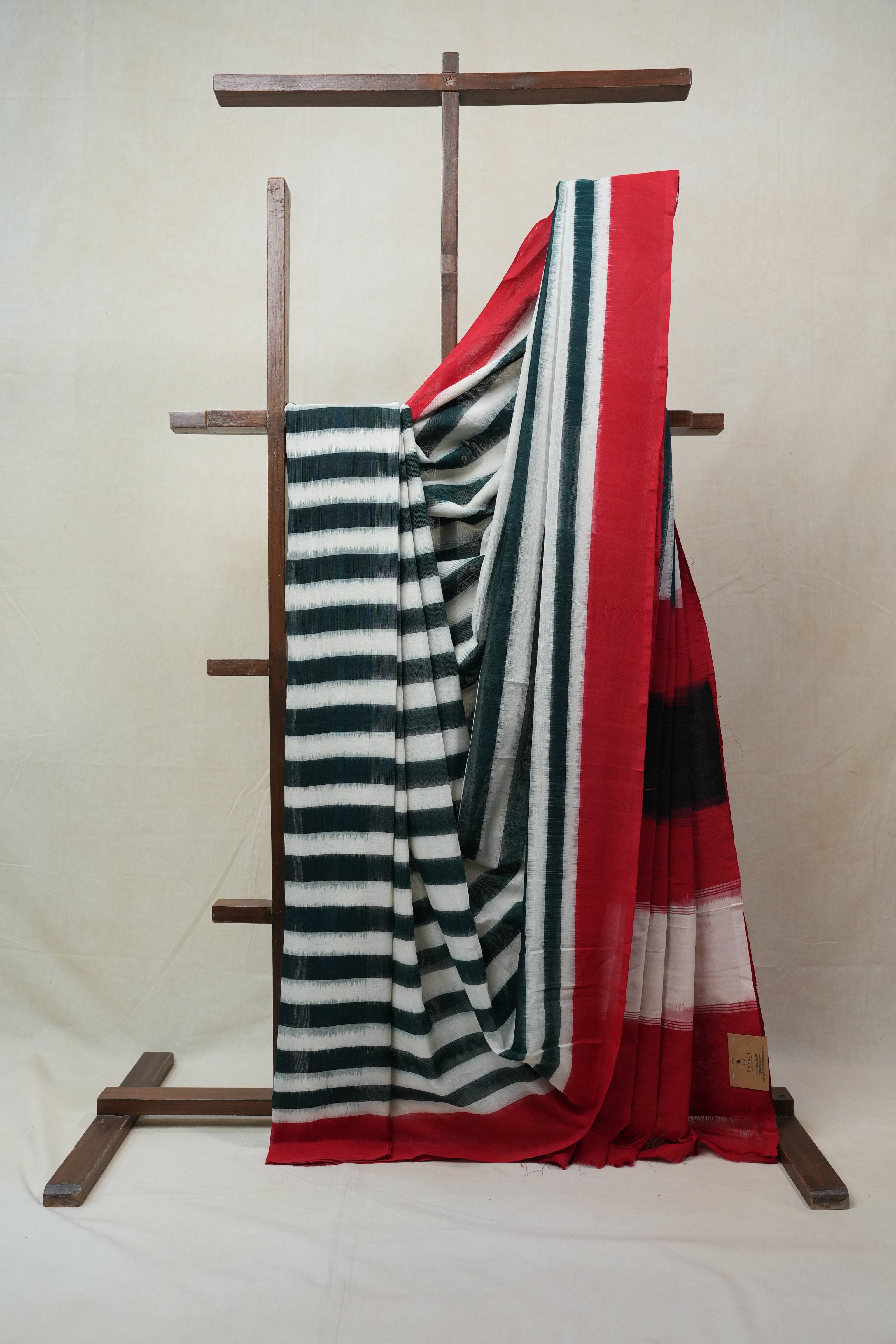 White-Green Pochampalli Cotton Ikat Saree - SRWGPCIS459