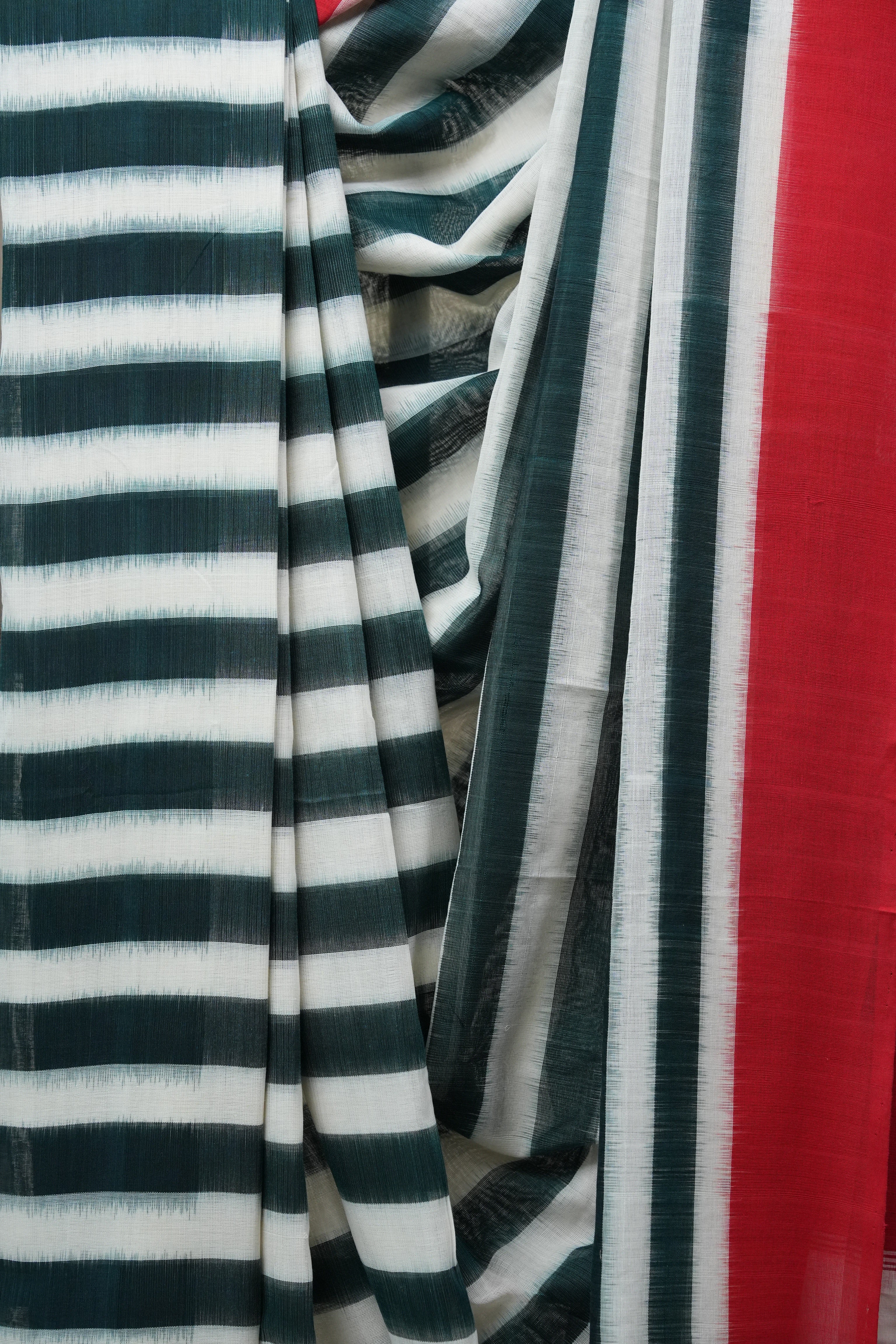 White-Green Pochampalli Cotton Ikat Saree - SRWGPCIS459