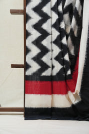 White-Black Pochampalli Cotton Ikat Saree - SRWBPCIS461