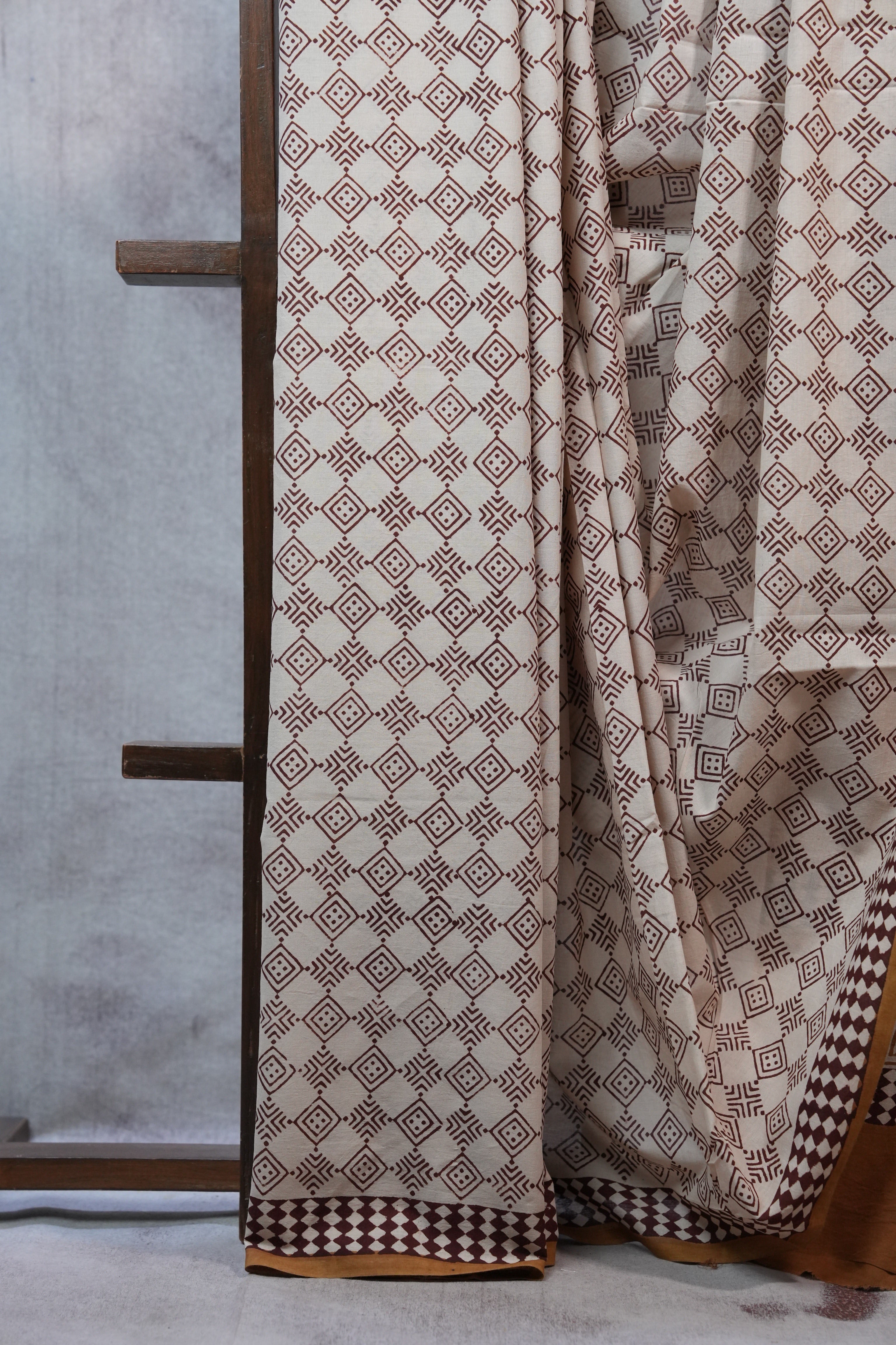 Cream HBP Cotton Saree - SRCCS2368