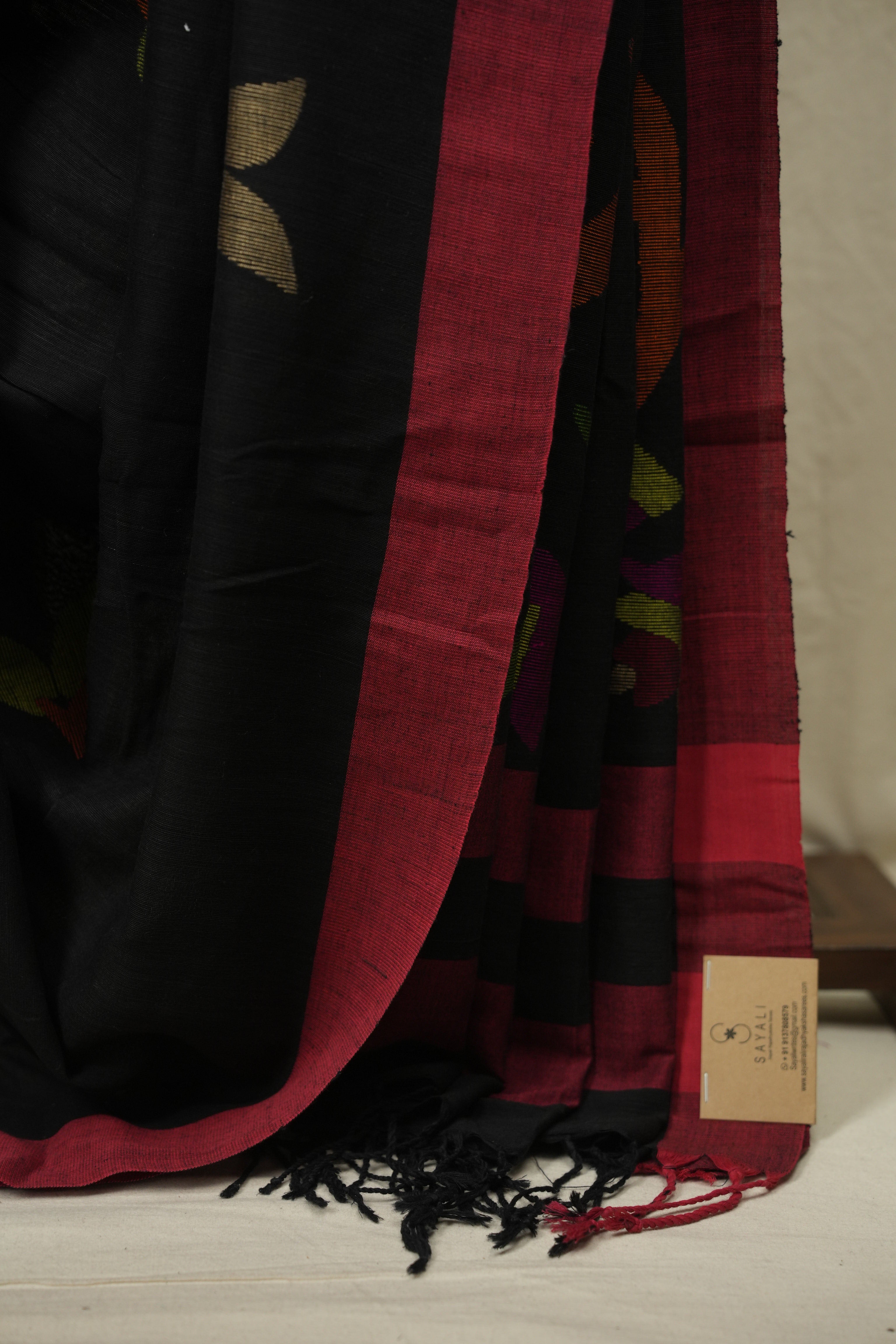 Black Bengal Cotton Jamdani Saree - SRBBCJS261