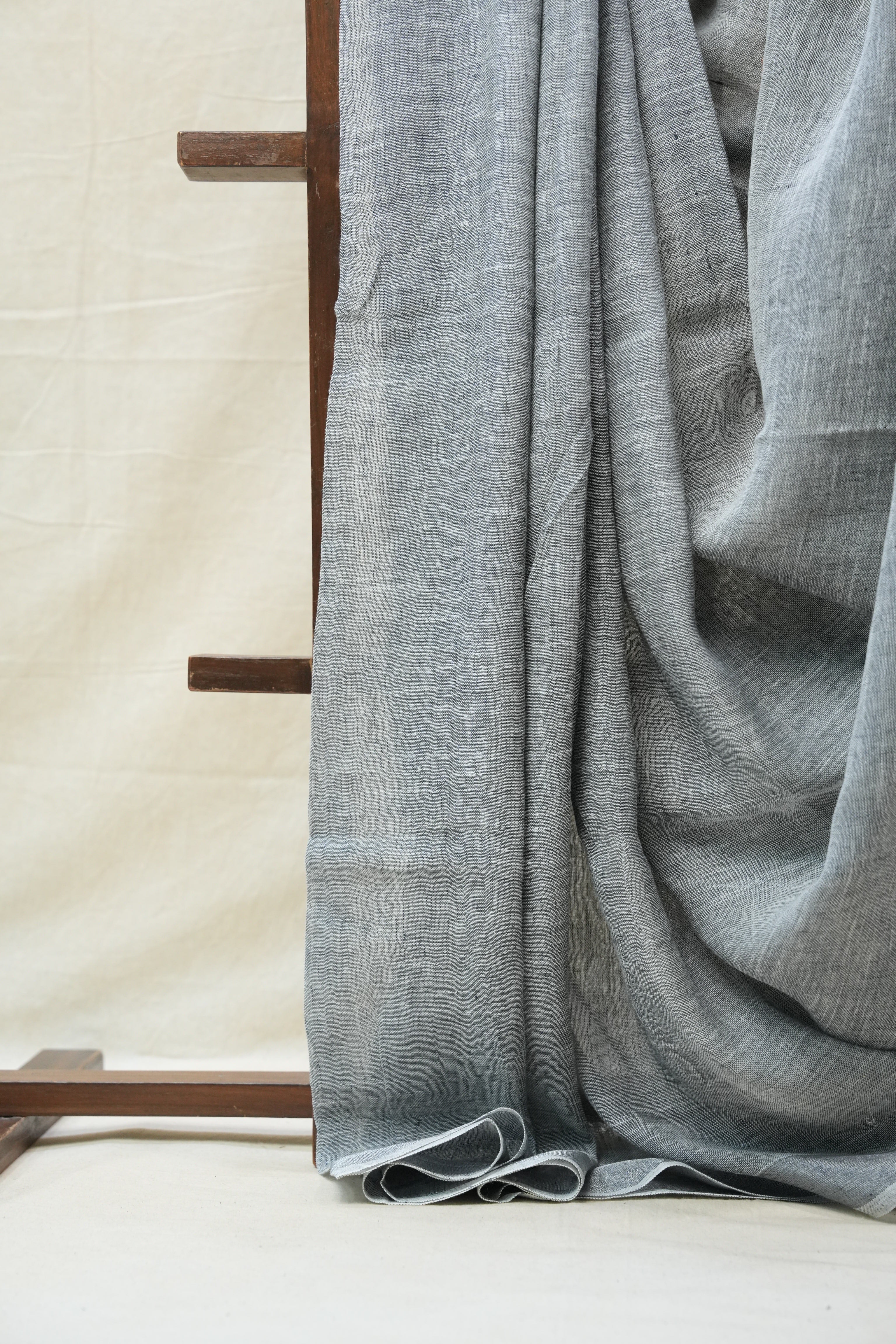 Light Gray Plain Linen Saree With Tassels - SRLGPLS269