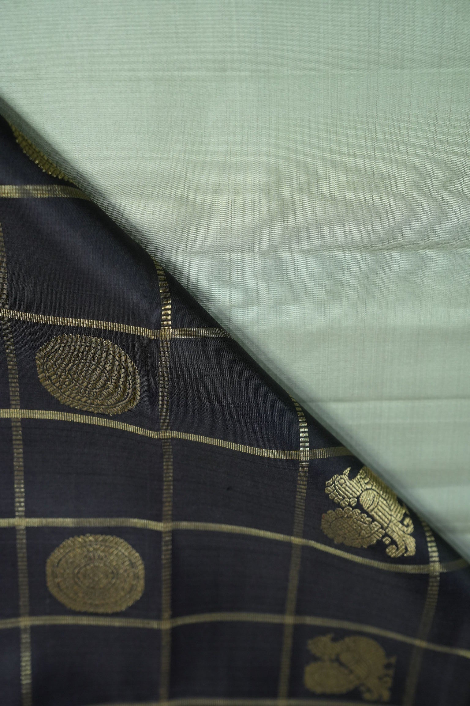 Nishvila Kanjeevaram Silk Saree - Saavari - SSNKSS16