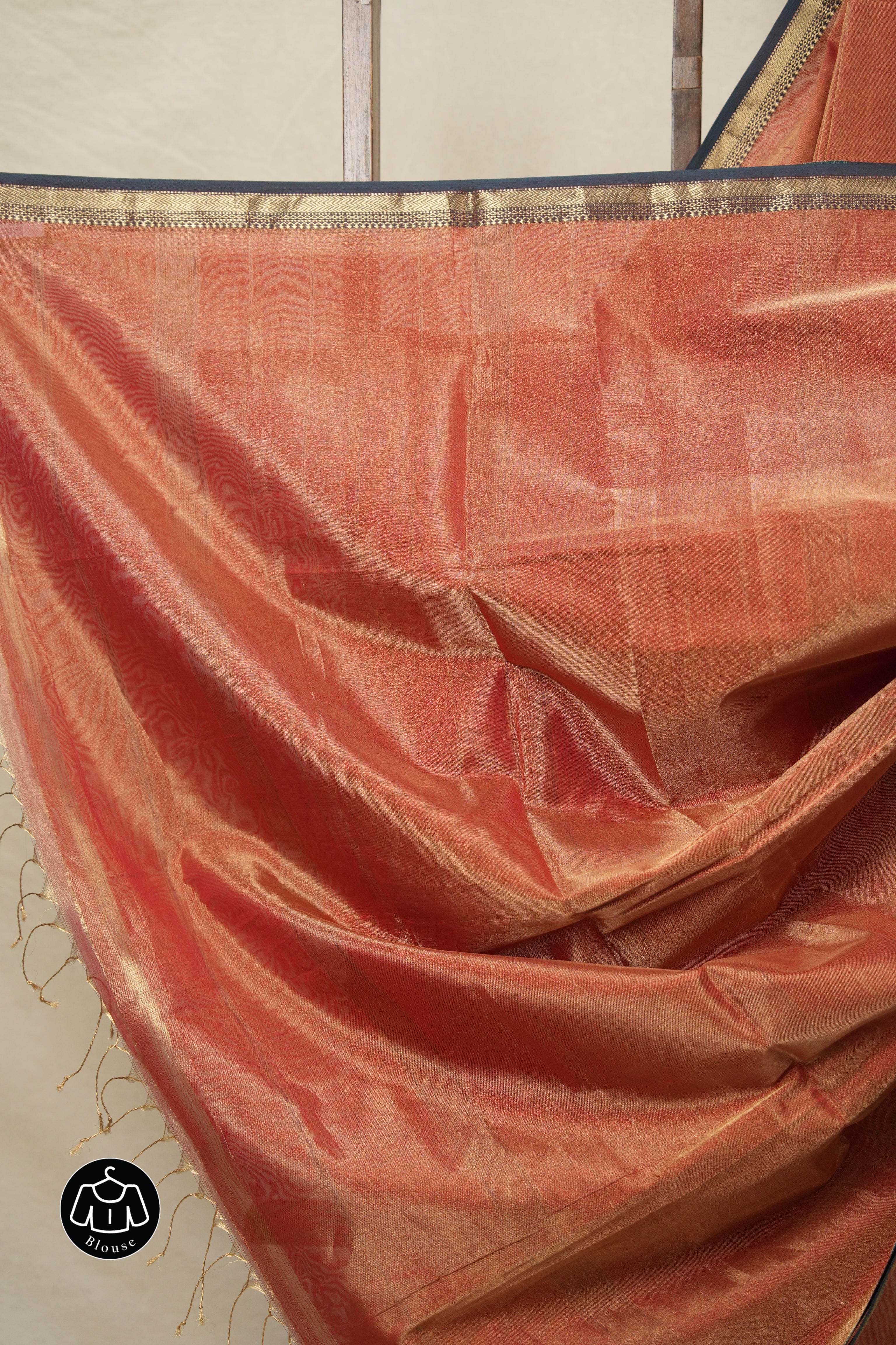 Dual Tone Red Maheshwari Tissue Saree - SRDTRMTS694