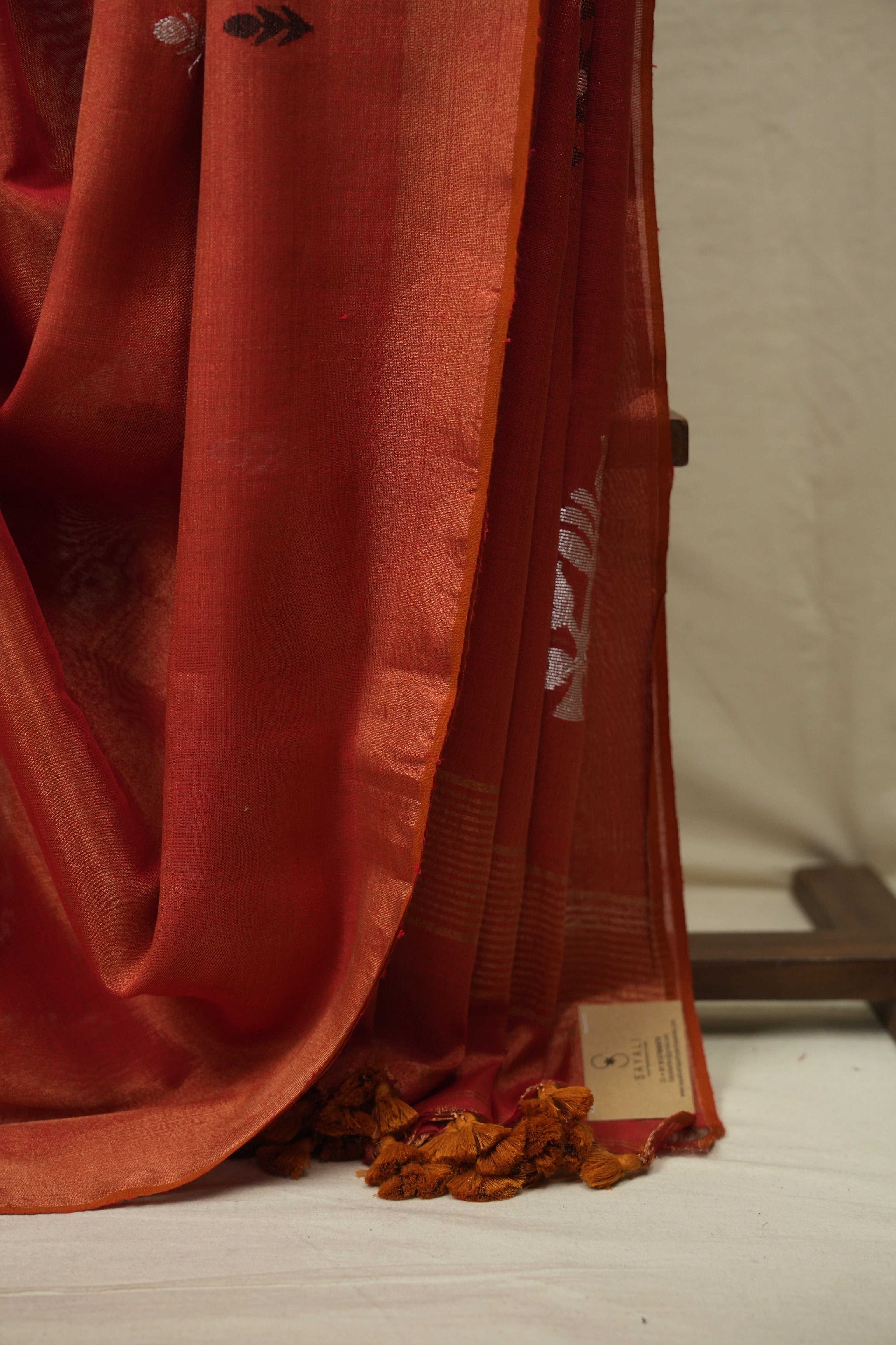Red Tissue Linen Jamdani Saree - SRRTLJS217
