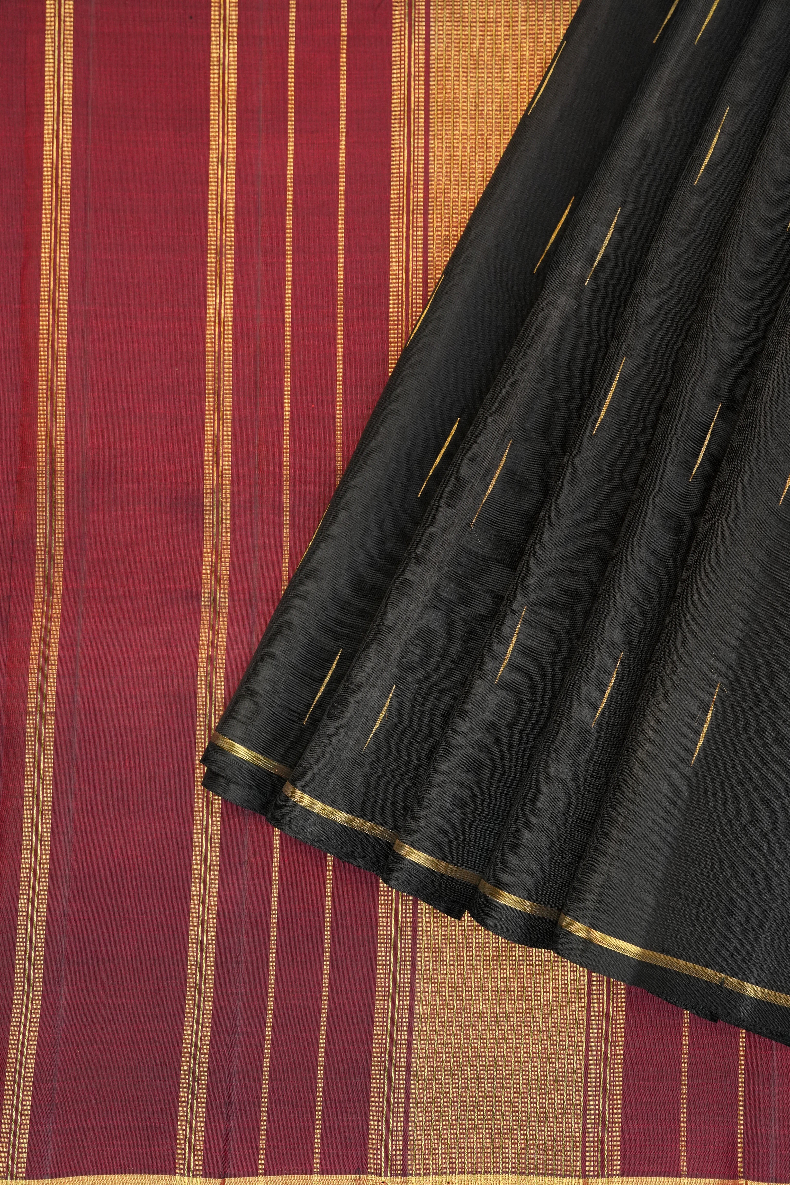 Noirina Kanjeevaram Silk Saree - Saavari - SSNKSS46