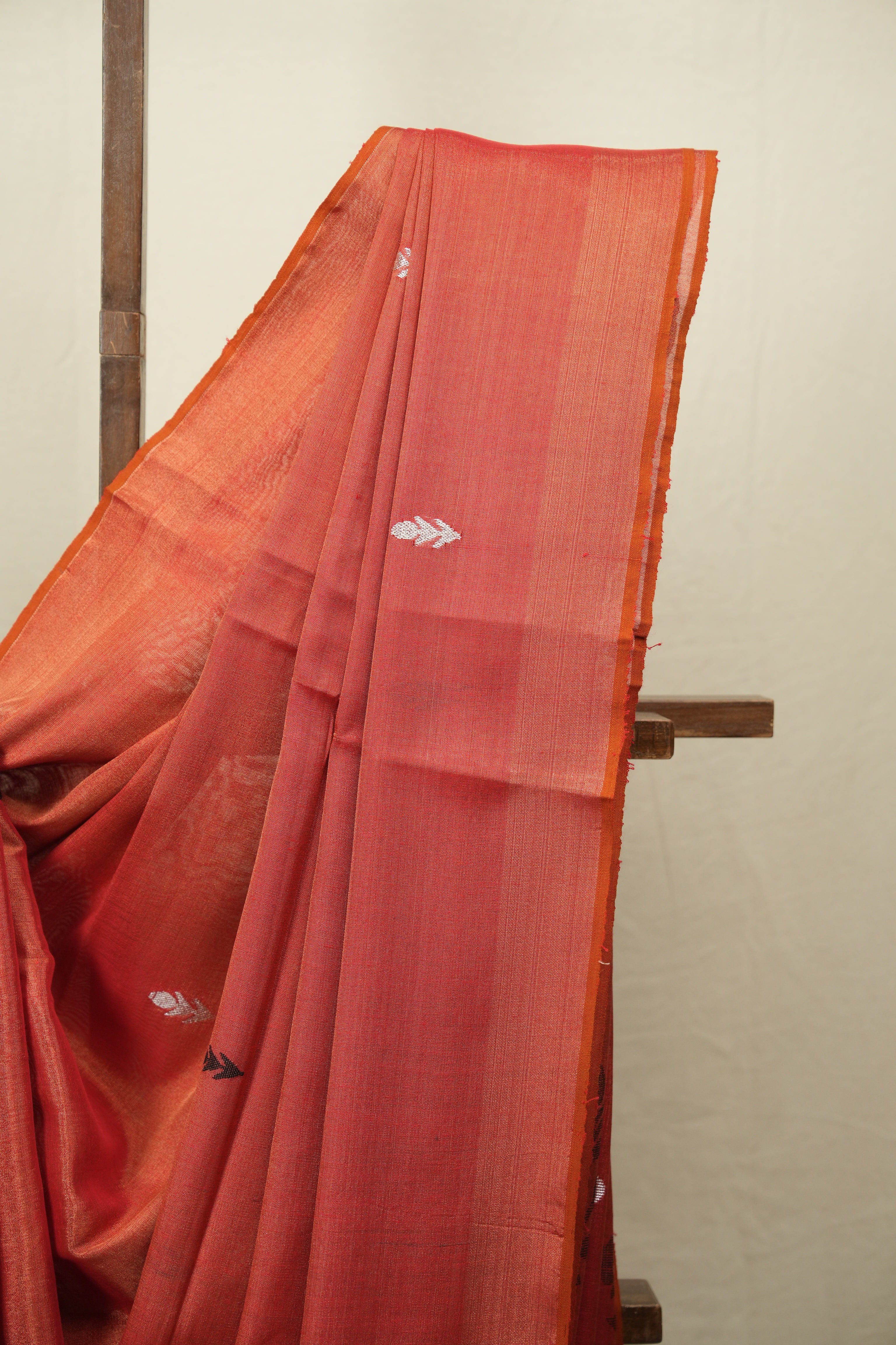 Red Tissue Linen Jamdani Saree - SRRTLJS217