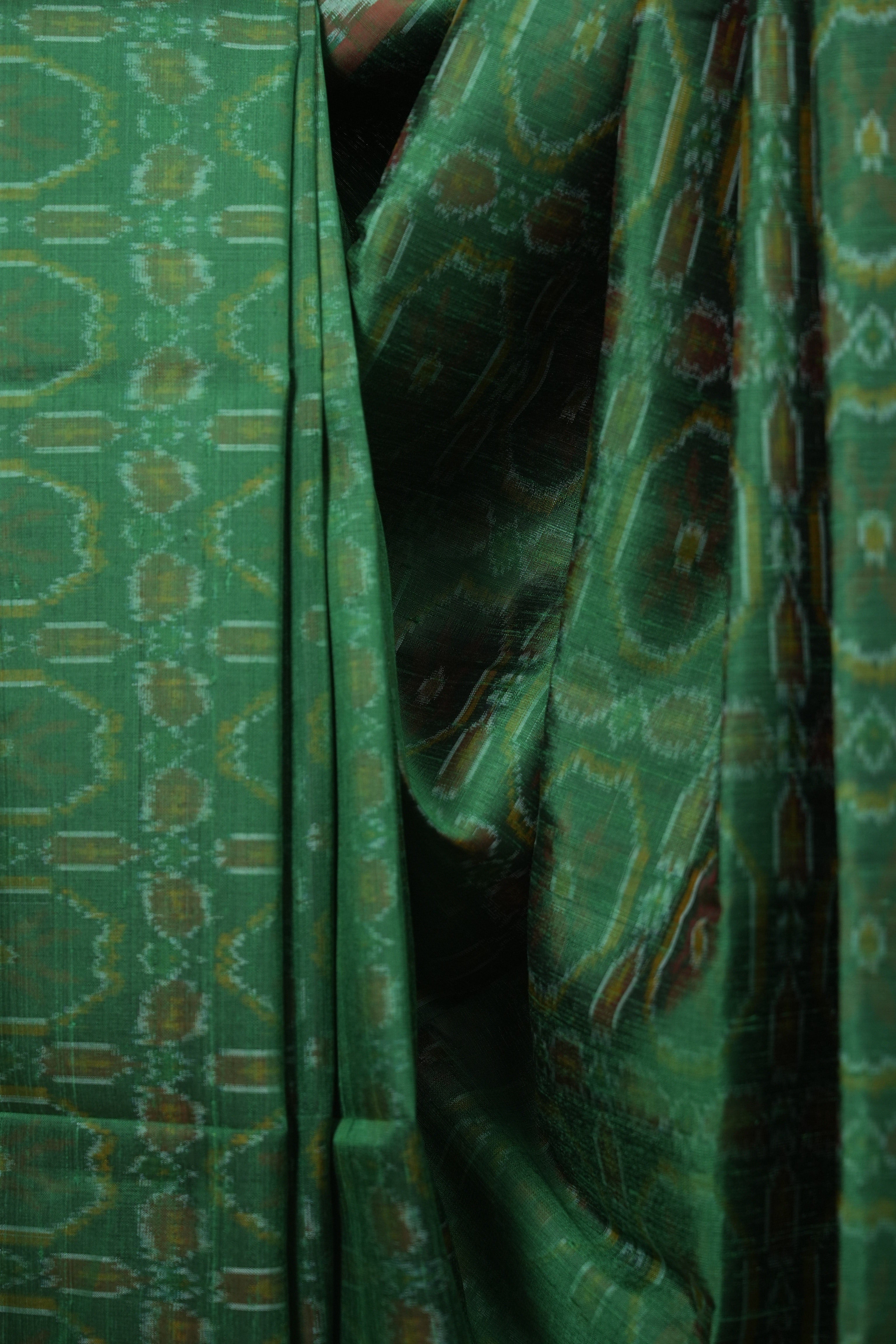 Green Raw Silk Ikat Saree - SRGRSIS1100