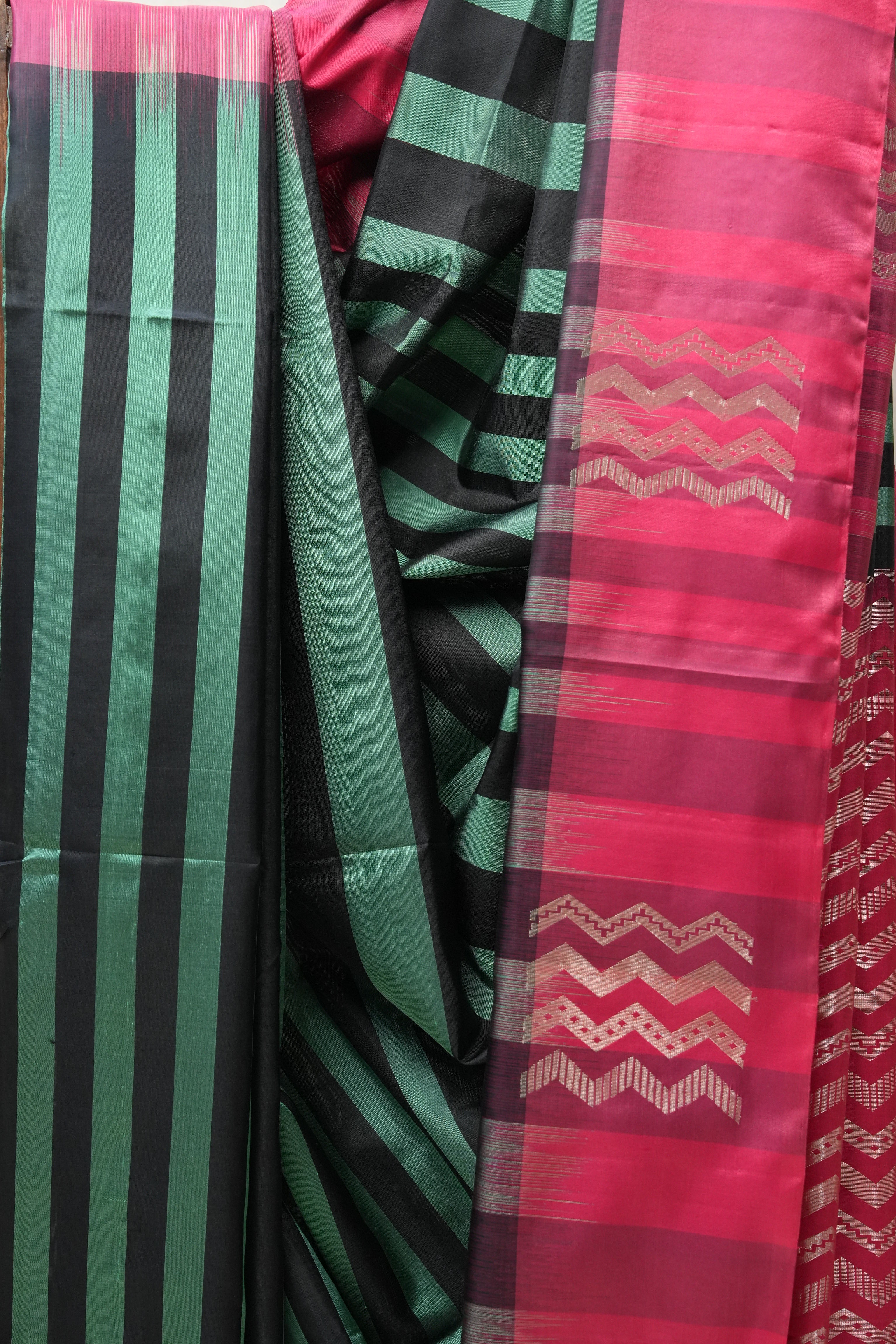 Green & Black Soft Silk Saree - SRGBSSS290