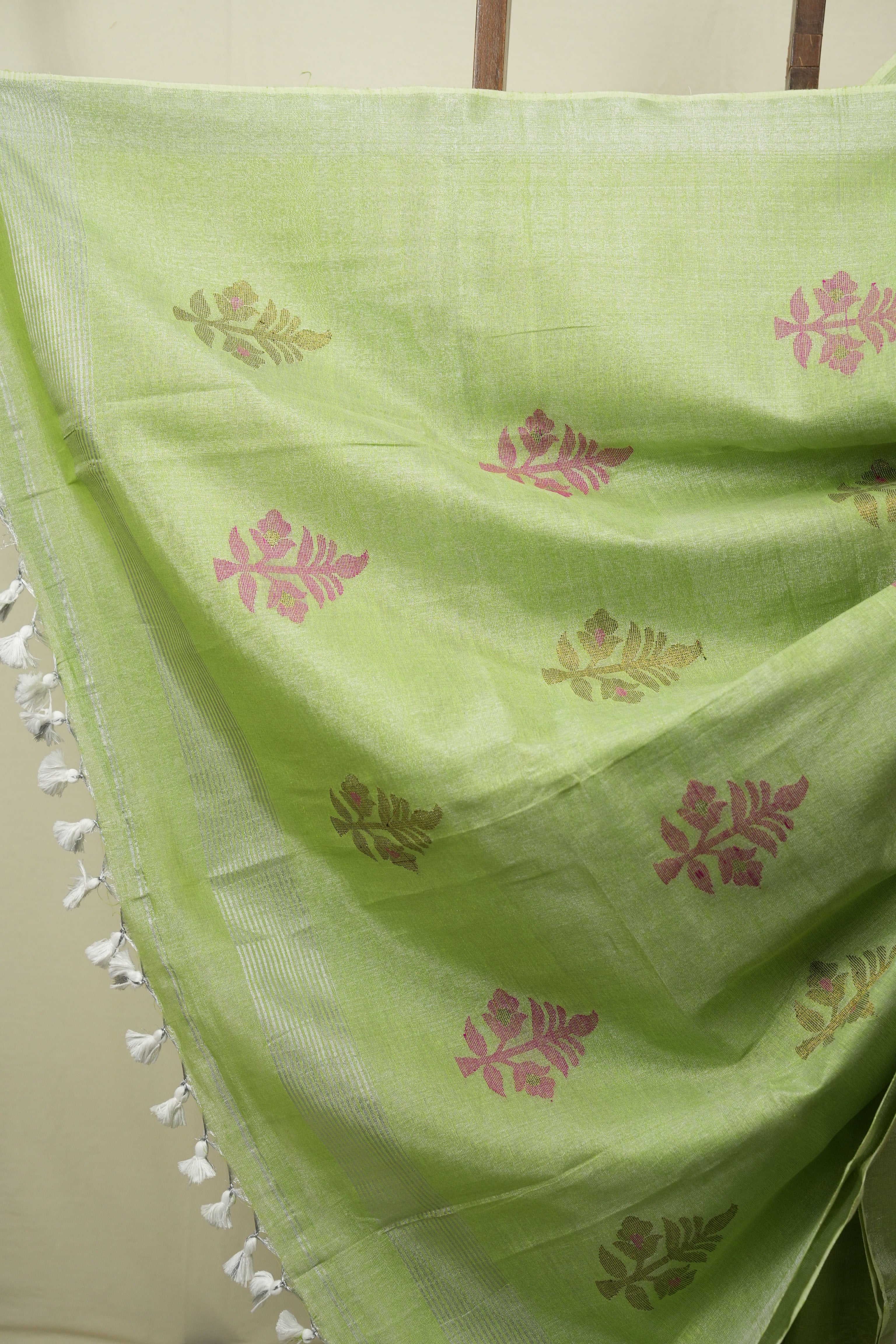 Pista Tissue Linen Jamdani Saree - SRPTLJS218