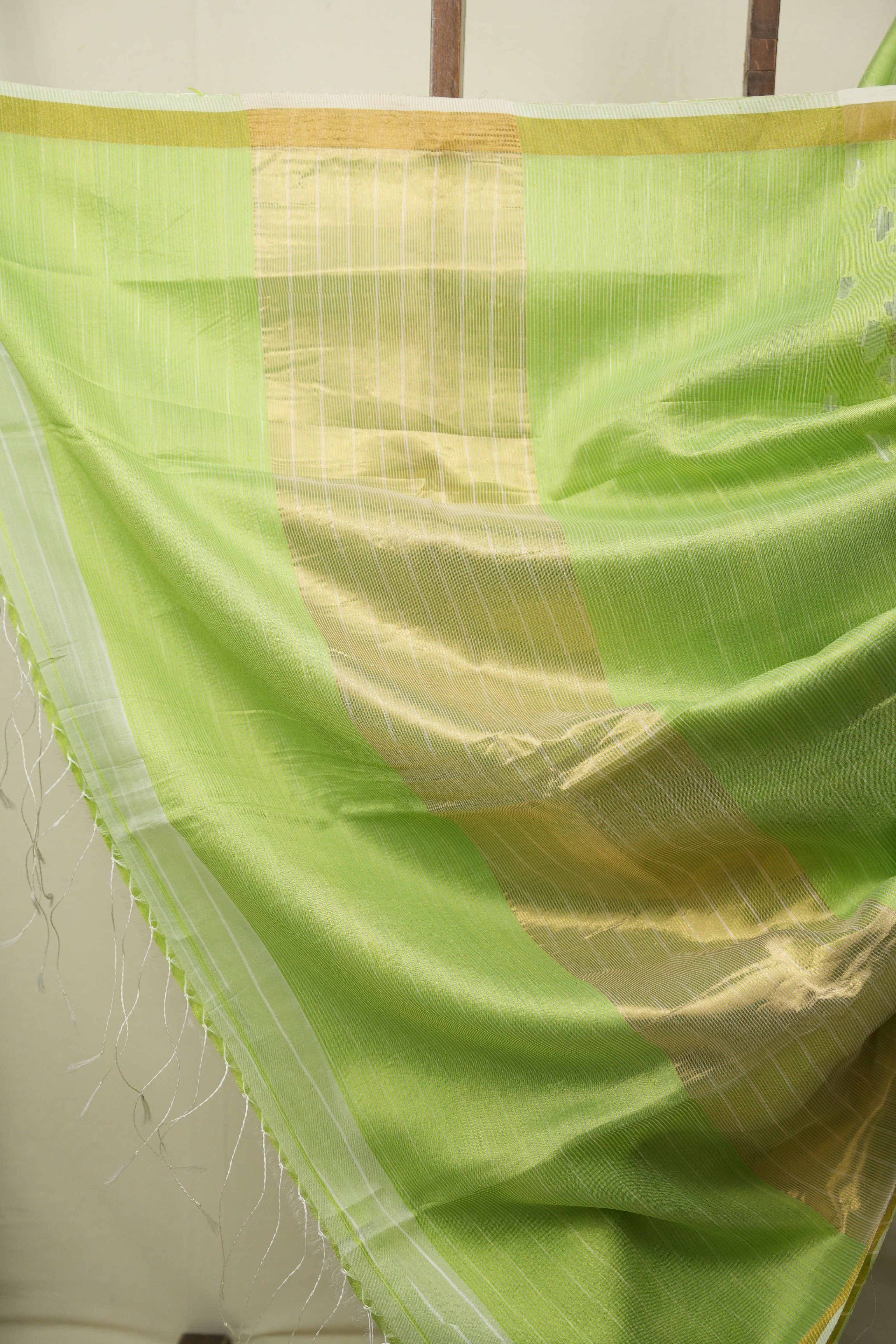 Parrot Green Bengal Cotton Silk Jamdani Saree - SRPGBCSJS04
