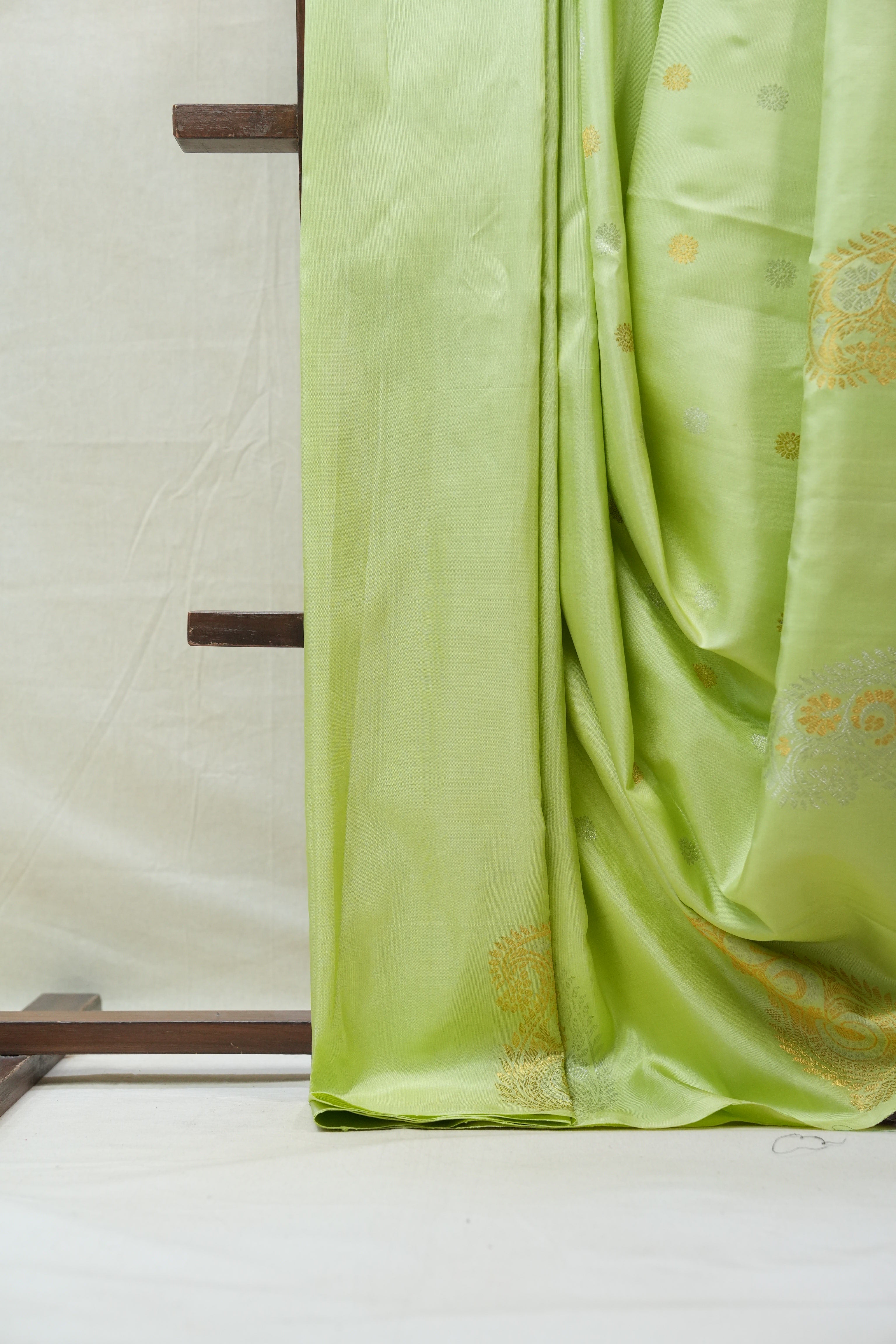 Pista Green Gadwal Silk Saree - SRPGGSS471