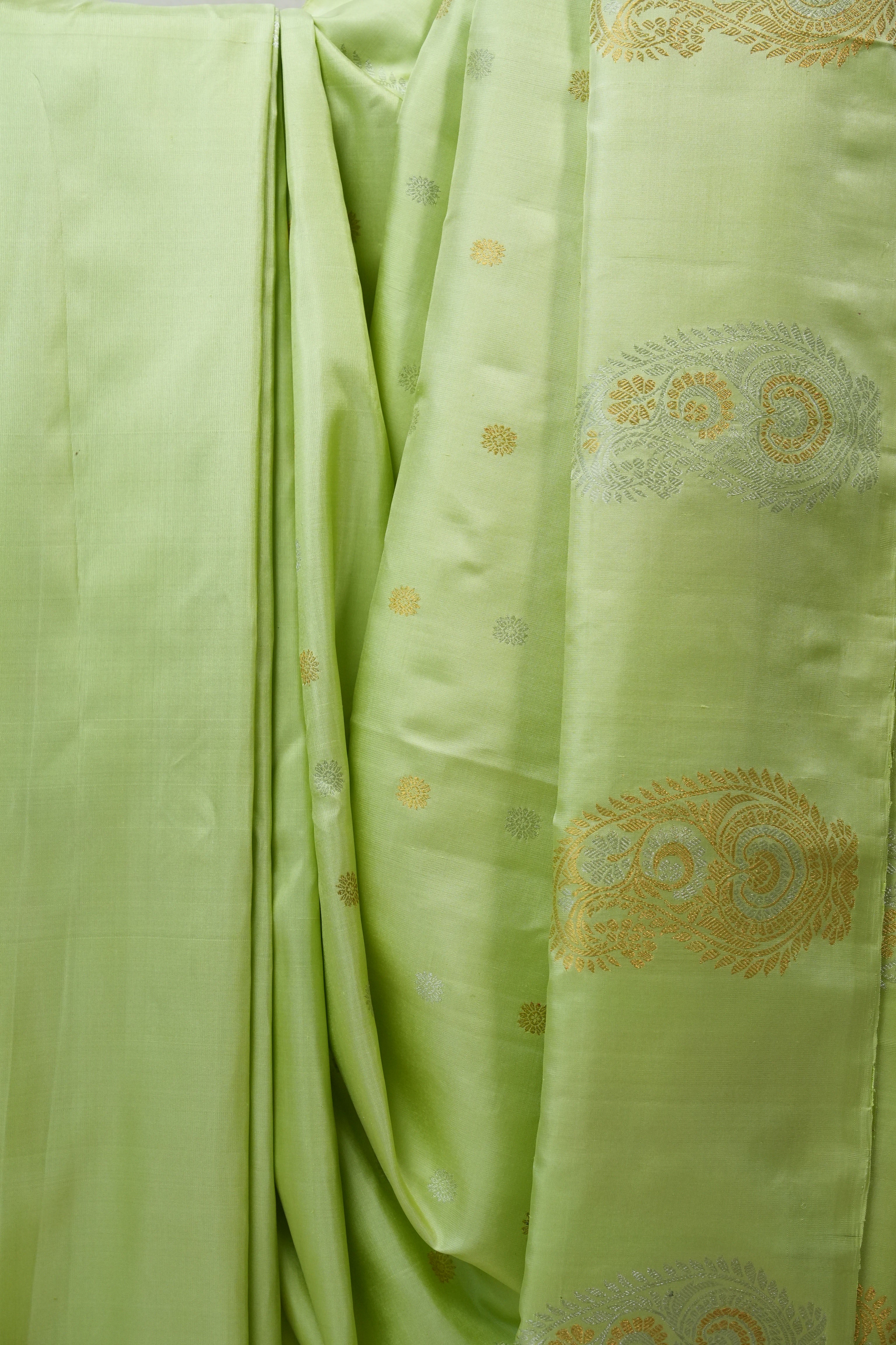 Pista Green Gadwal Silk Saree - SRPGGSS471