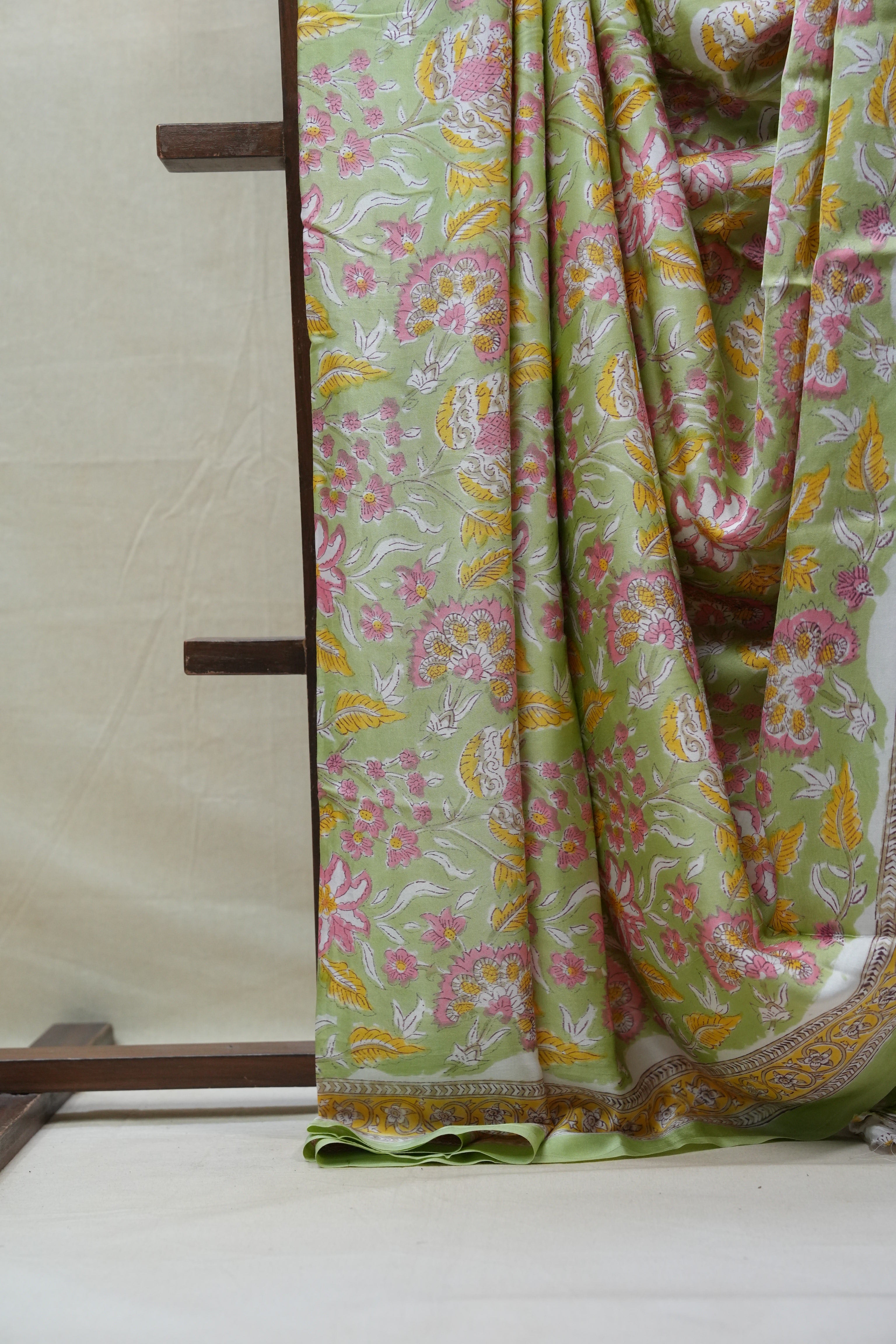 Green HBP Modal Silk Saree - SRGMSS408