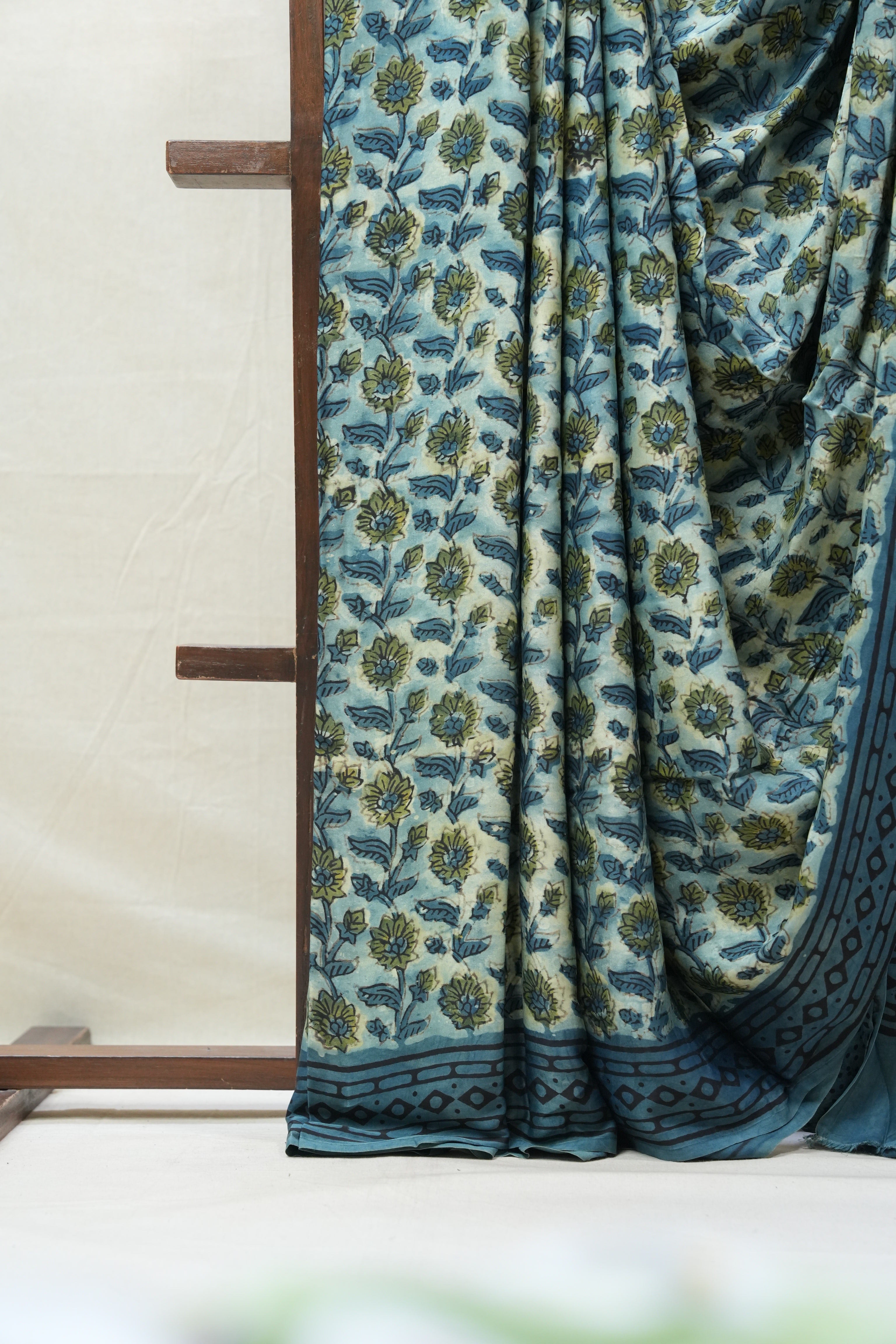 Cream HBP Modal Silk Saree - SRCMSS383