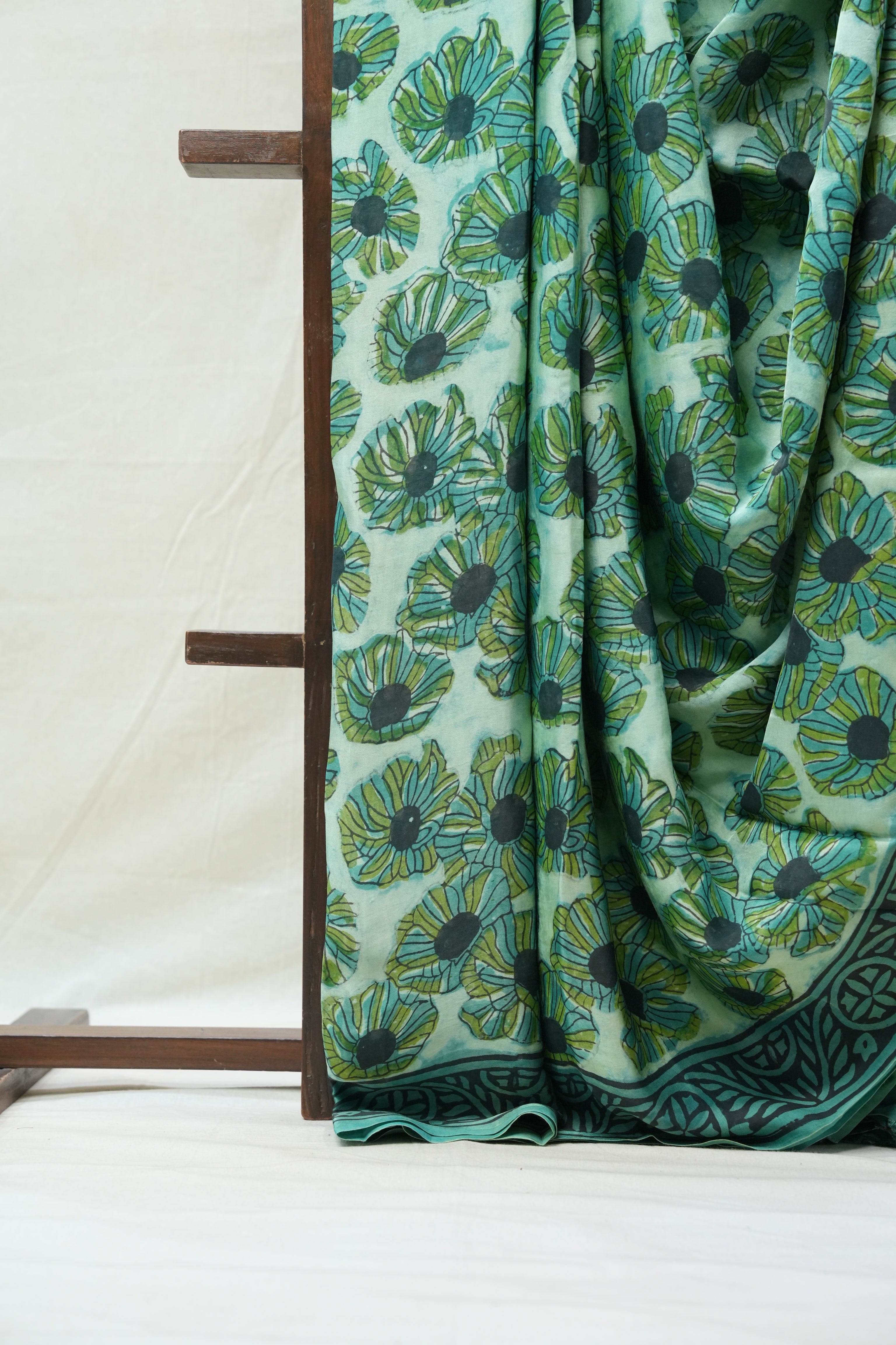 Green HBP Modal Silk Saree - SRGMSS424