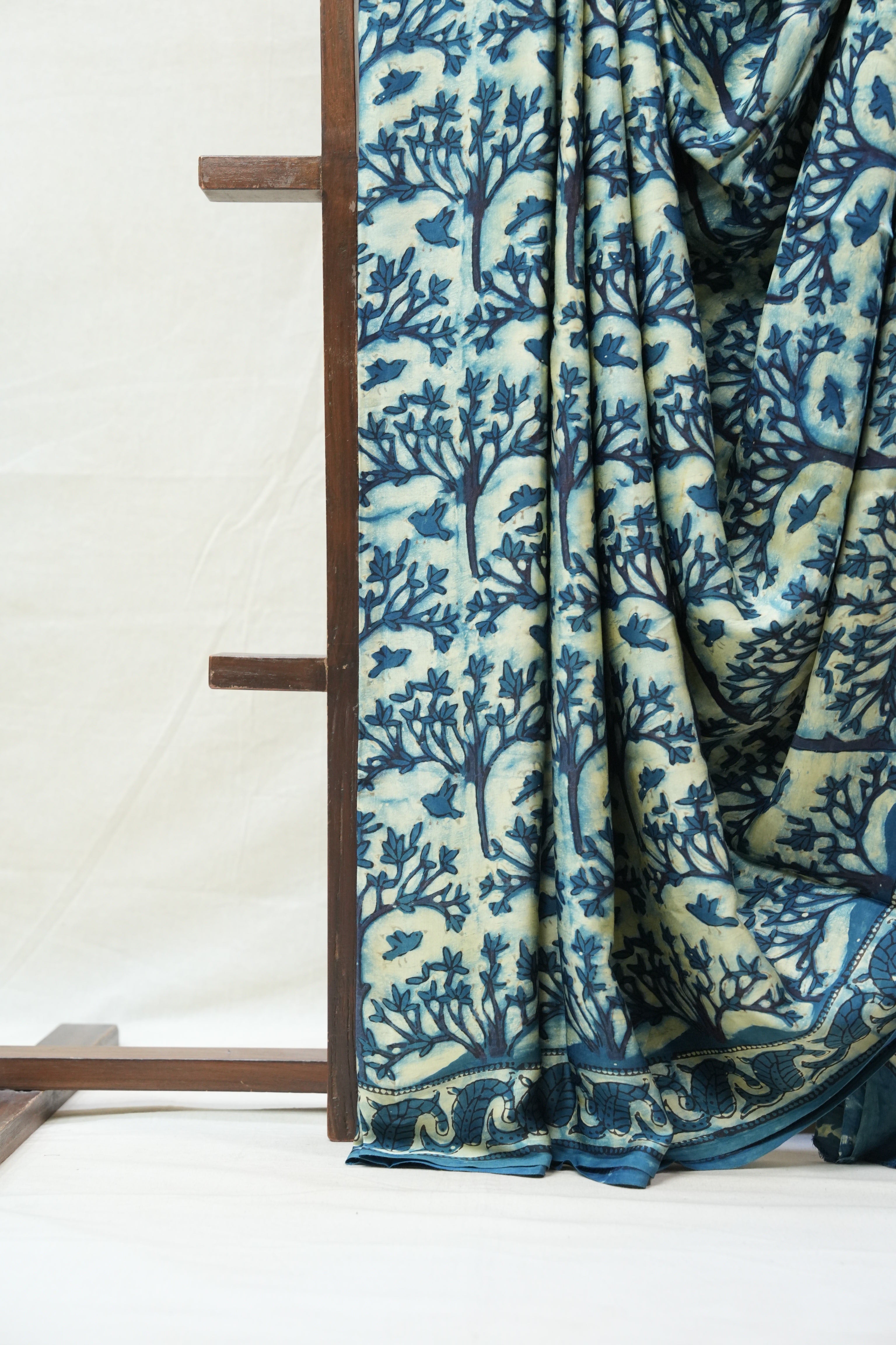 Cream HBP Modal Silk Saree - SRCMSS419