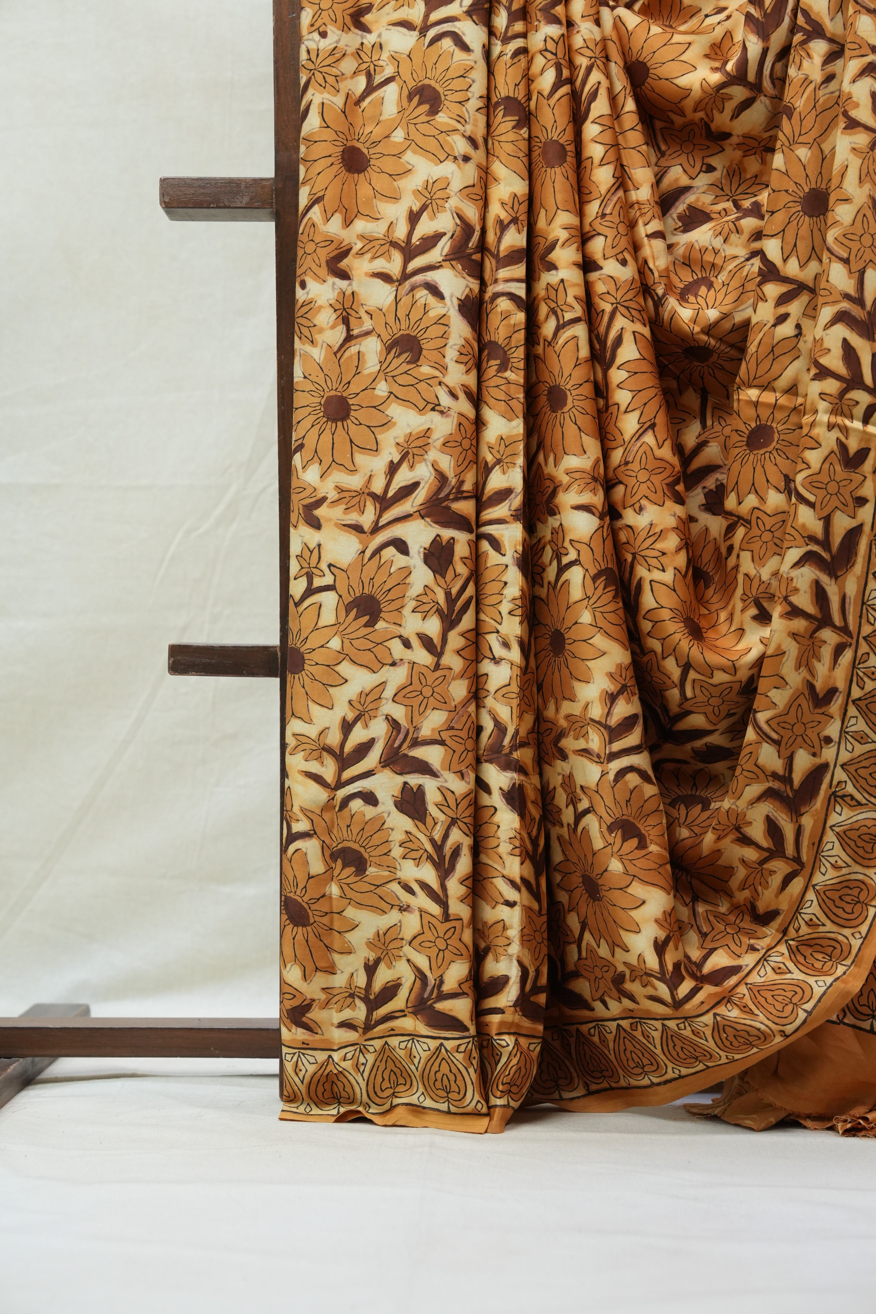 Cream HBP Modal Silk Saree - SRCMSS425