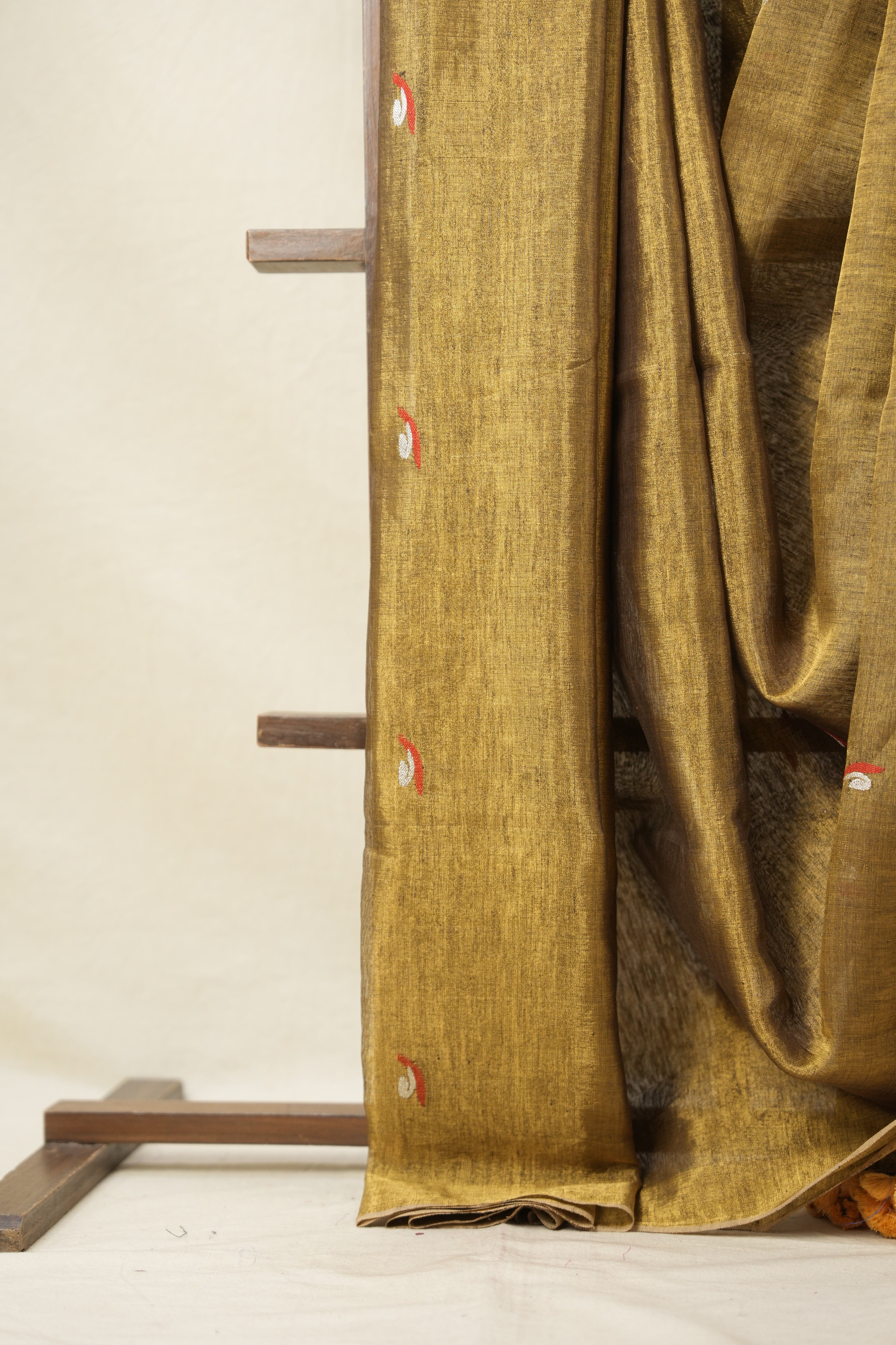 Golden Tissue Linen Jamdani Saree With Tassels - SRGTLJS123