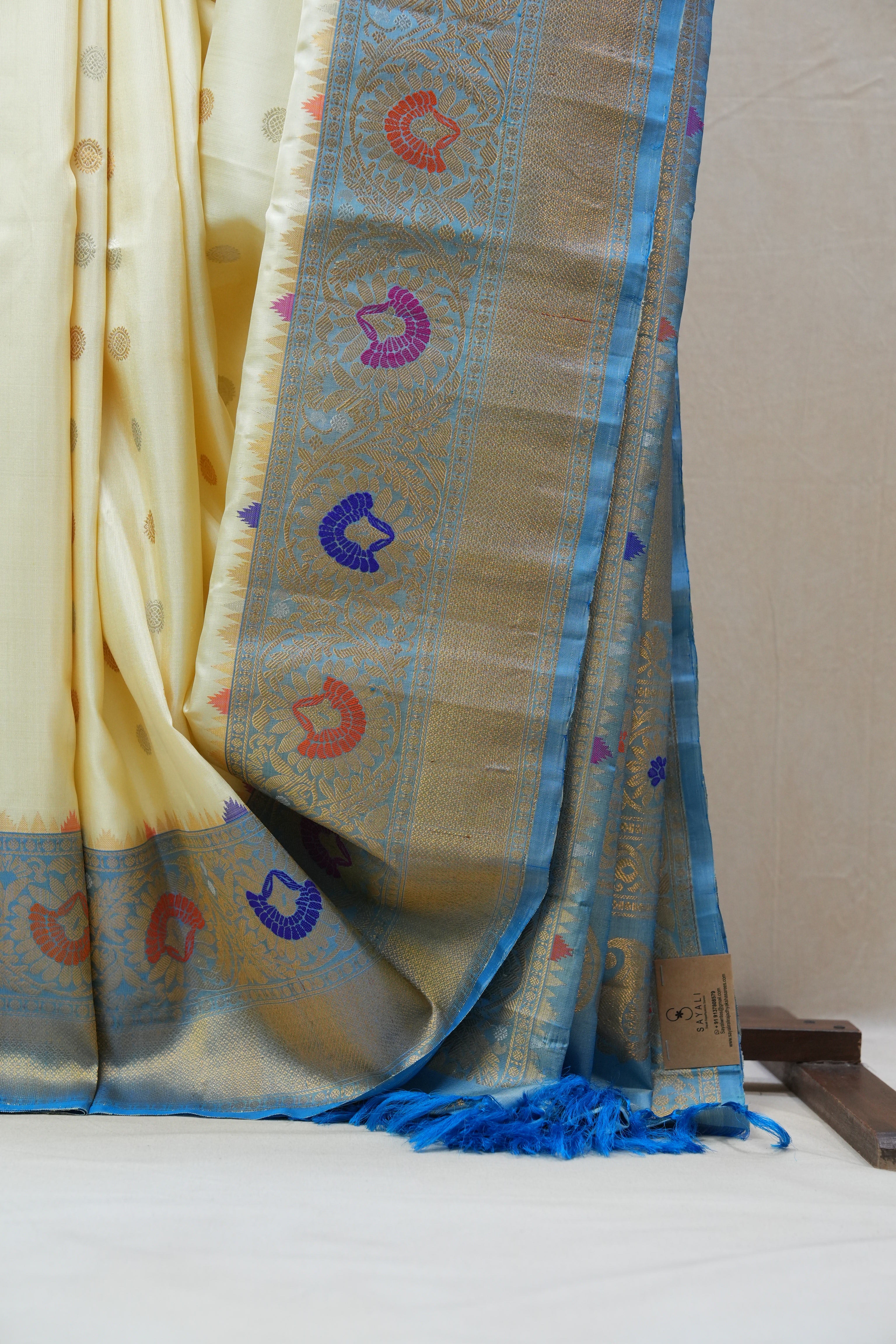 Cream Gadwal Silk Saree - SRCGSS495